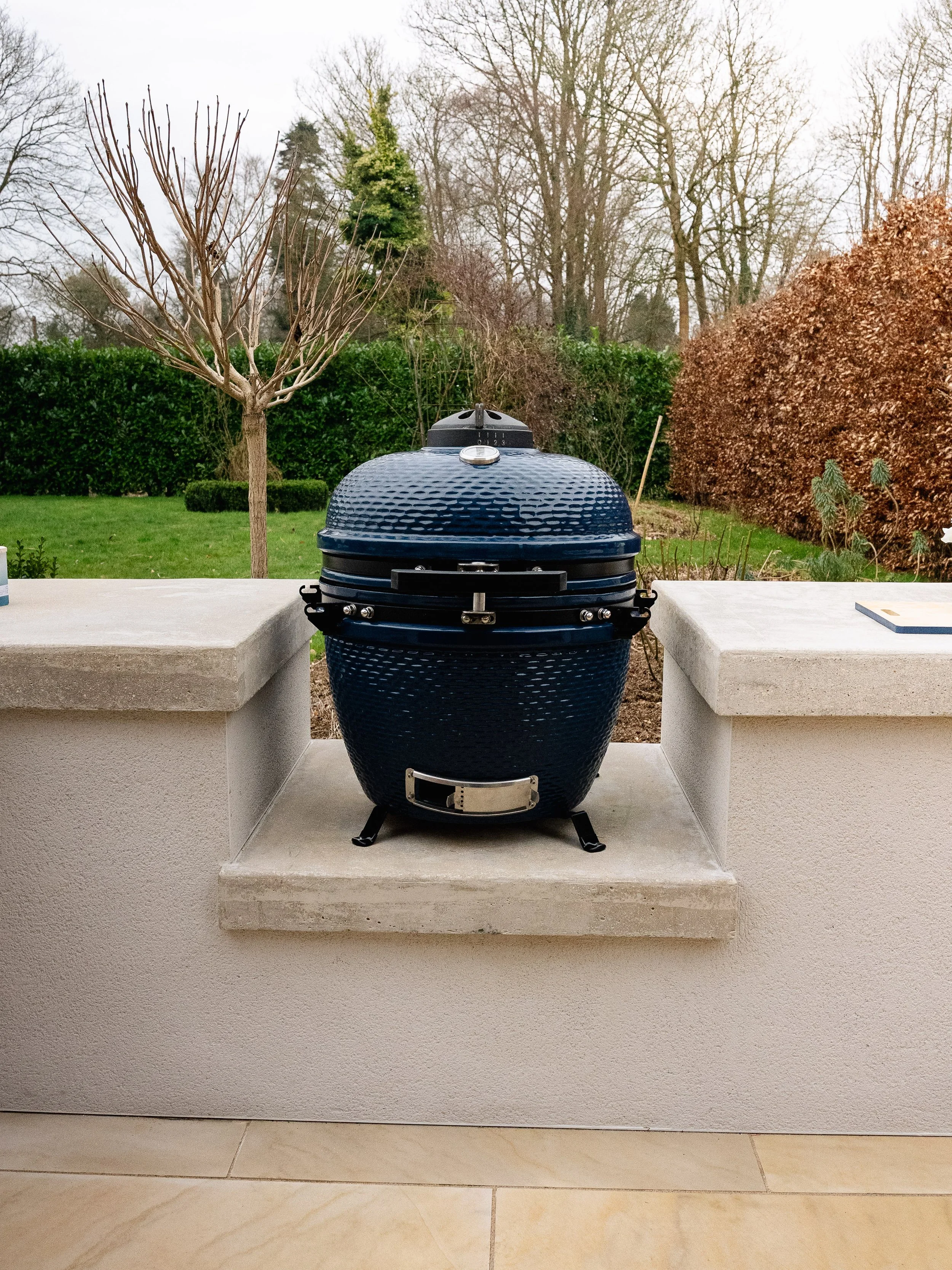 Outdoor Kitchen build and install by a garden design and landscaping serving surrey, hampshire, berkshire, camberley, ascot, london and surrounding areas. 