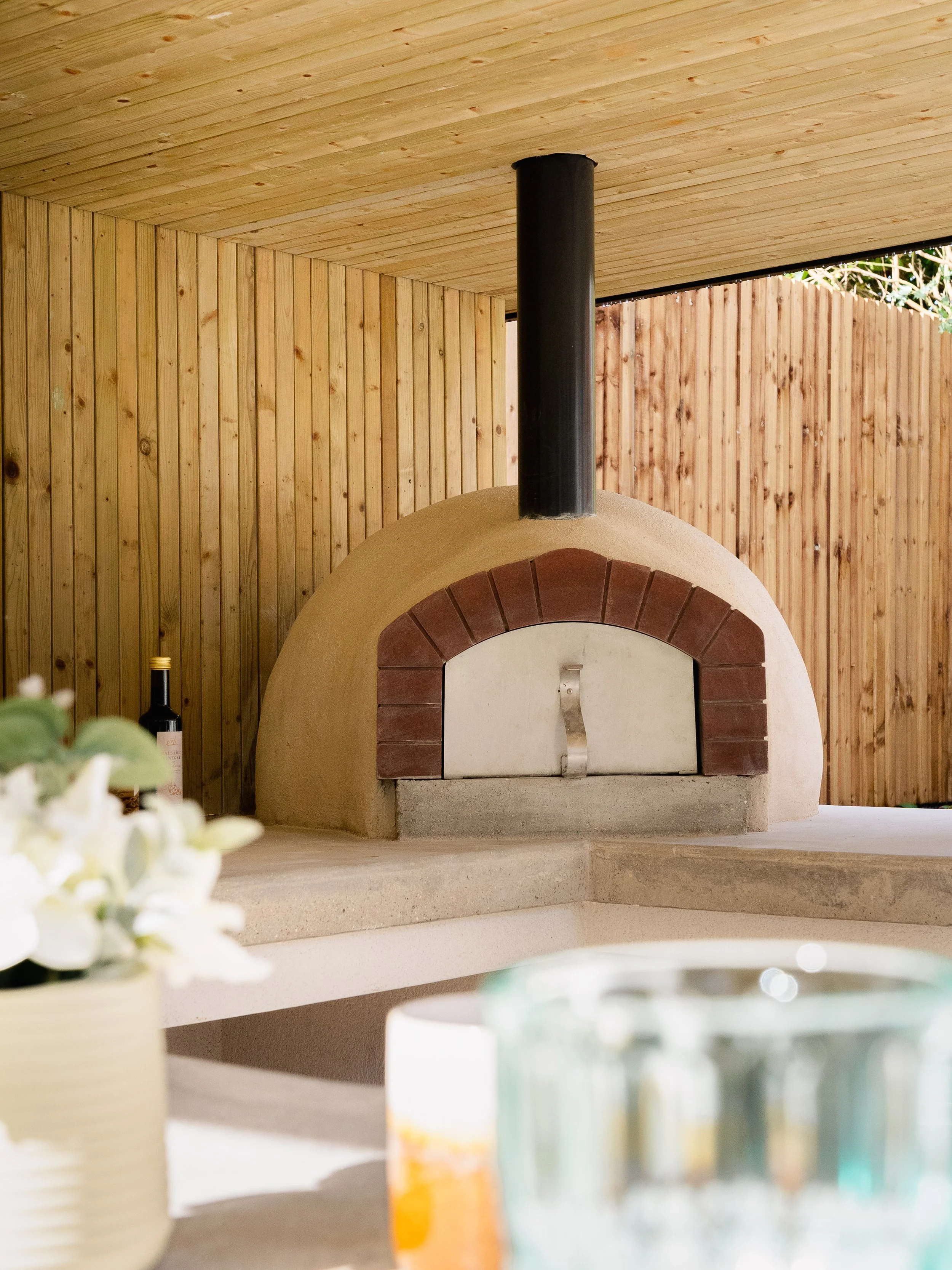 Outdoor Kitchen build and install by a garden design and landscaping serving surrey, hampshire, berkshire, camberley, ascot, london and surrounding areas. 
