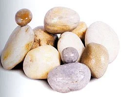 Verschiedene glatte, bunte Steine