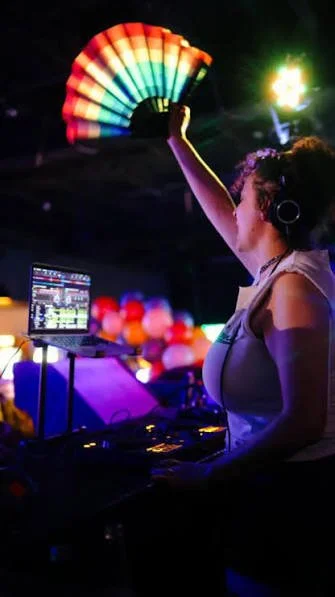 DJ FOXY