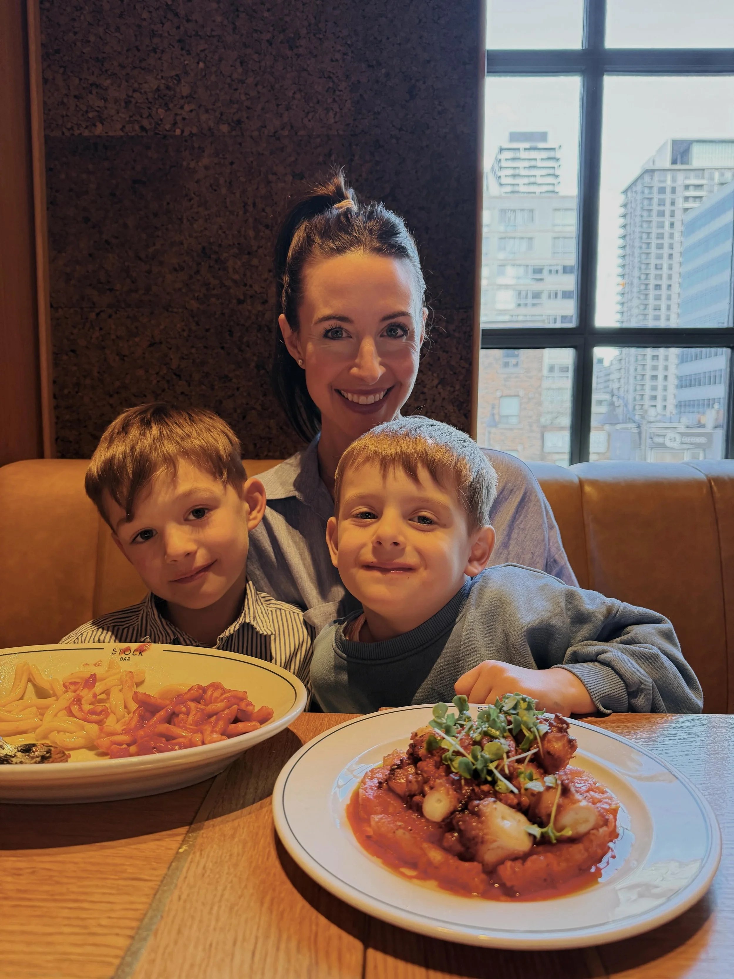 A wonderful Mother&rsquo;s Day / Birthday weekend.
Dinner just the four of us, a drink with @phiphiesta, Mother&rsquo;s Day celebration at preschool, a facial, a solo run in the country in my mom&rsquo;s clothes because I forgot my gear (!) and more 