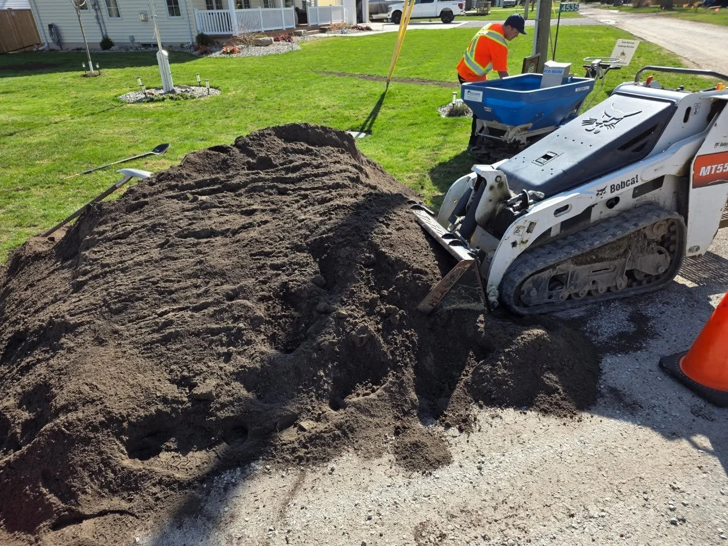 A little topdressing project this afternoon with @cnpropertyservices #compost #topsoil #overseeding #forest #camlachie