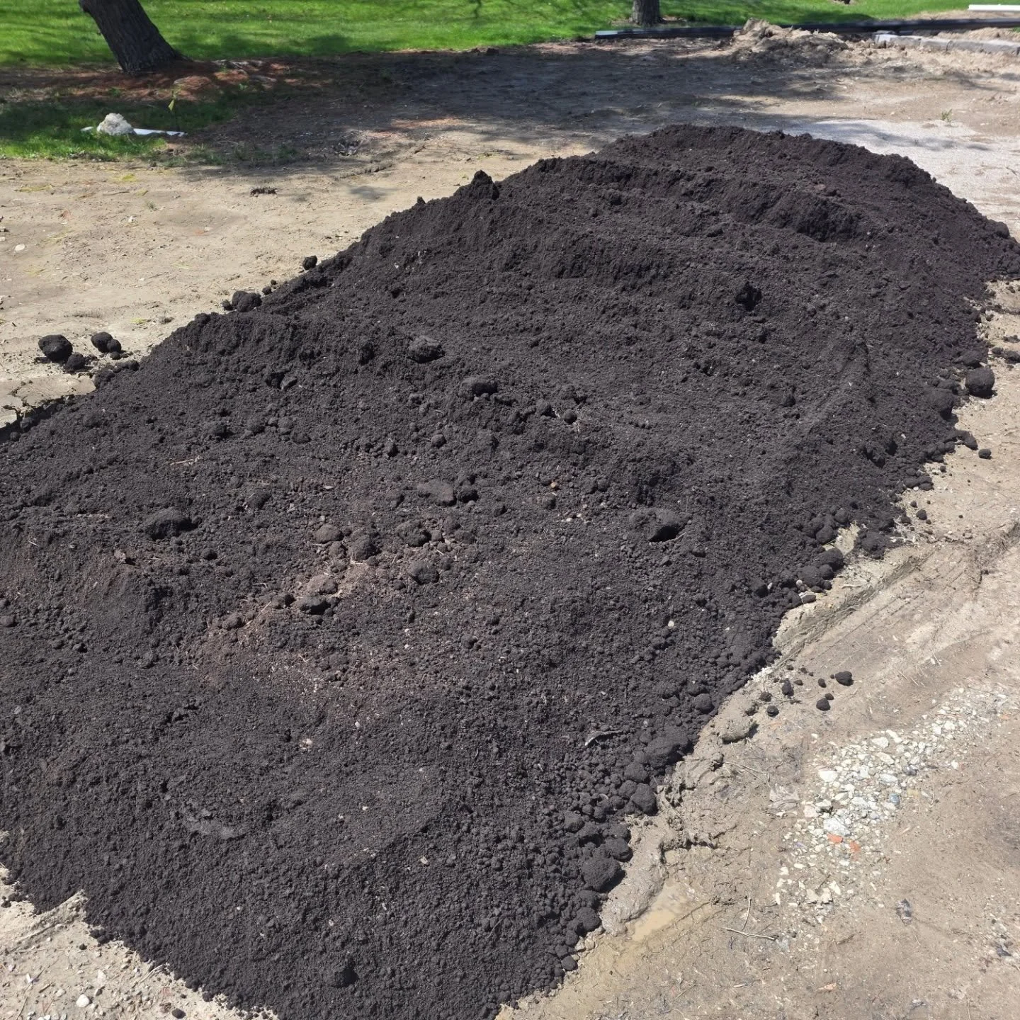 Weekend triple mix deliveries to get a jump on upcoming projects. #triplemix #topsoil #topsoilinstallation #gardeninstallation #gardensoil