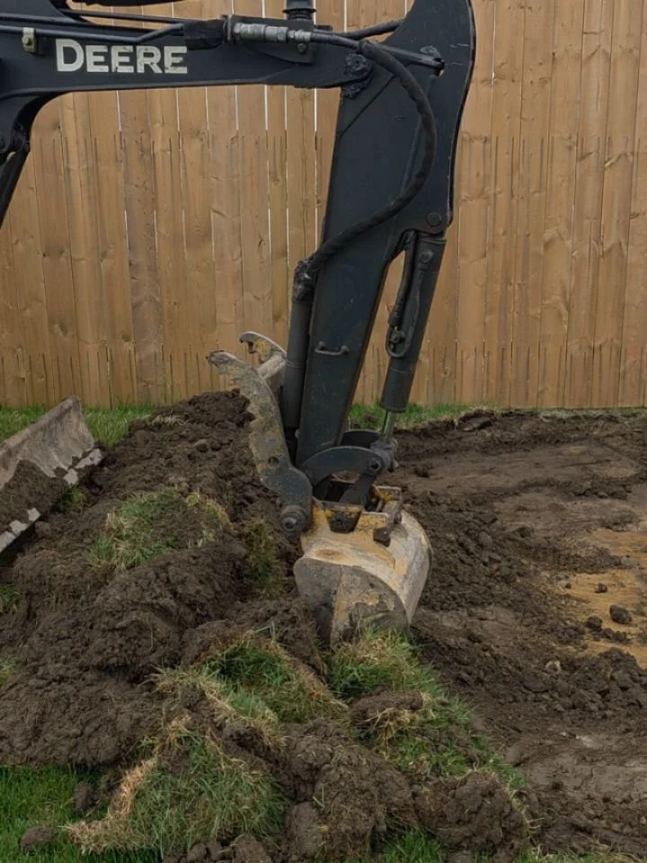 Today's project was helping @kwikkerbstrathroy stripping some poor soil to make room for the triple mix they will be bringing in. #miniexcavator #gardeninstallation #sodremoval #clayremoval #triplemix
