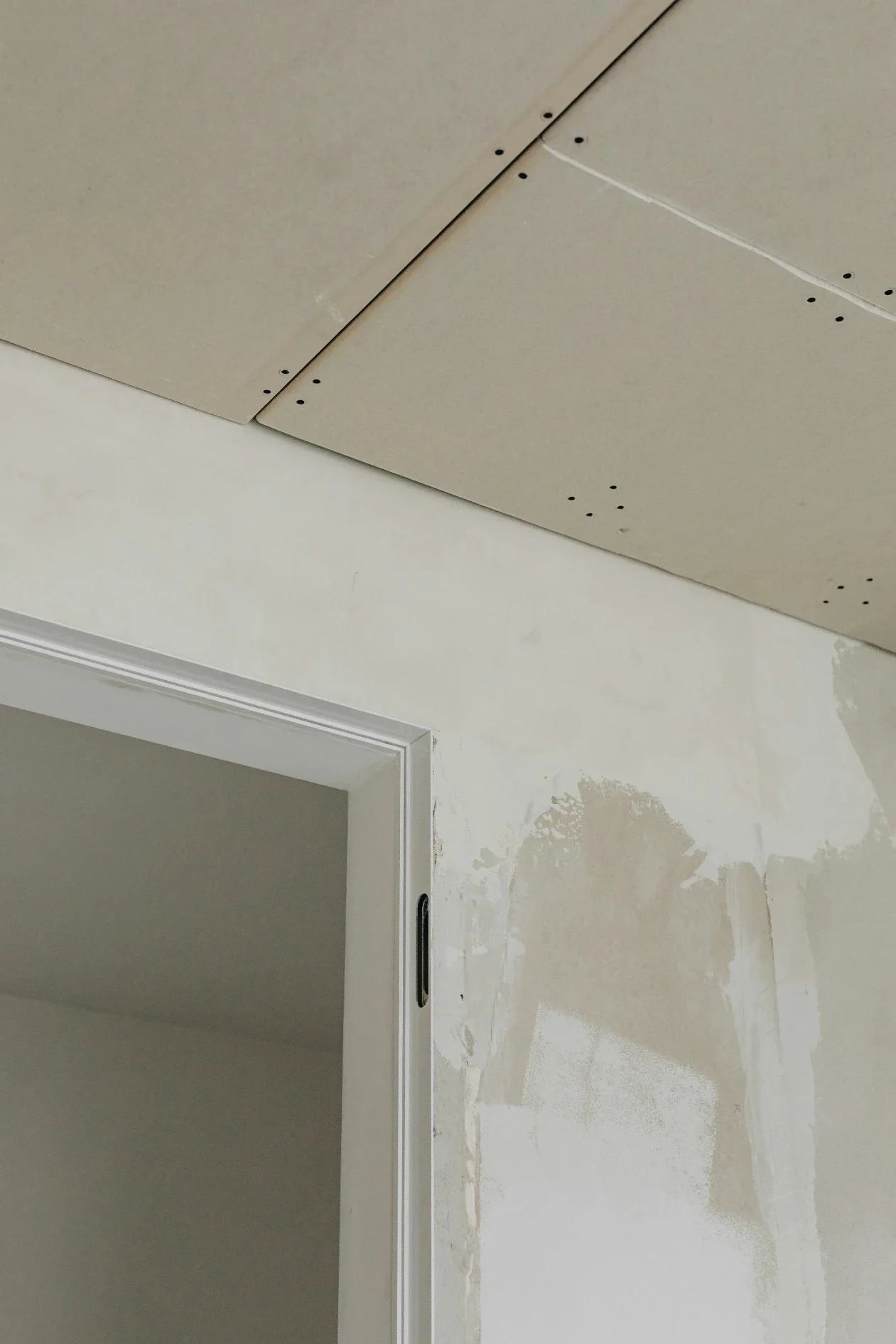 Practical Drywall Tips for a Smooth, Durable Interior