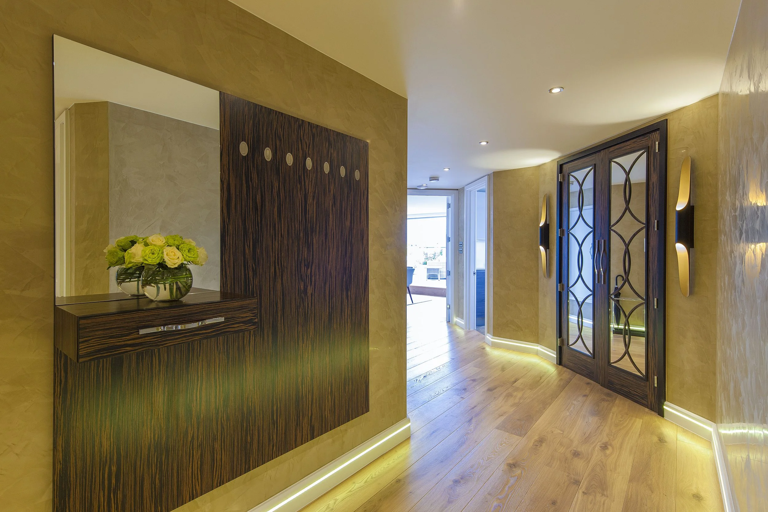 26TH - Entrance Hall2.jpg