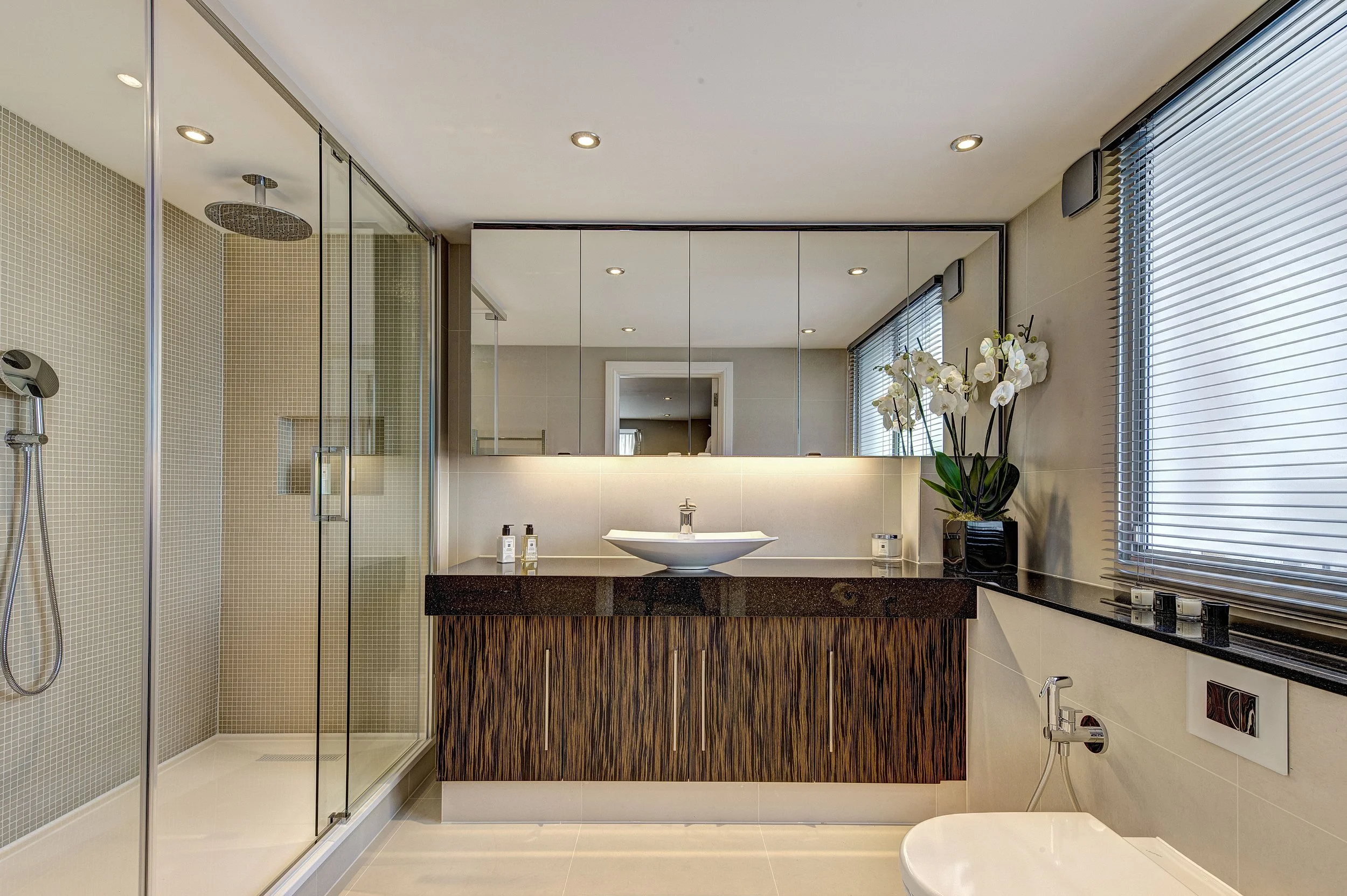 26TH - Master Bedroom En-Suite1.jpg