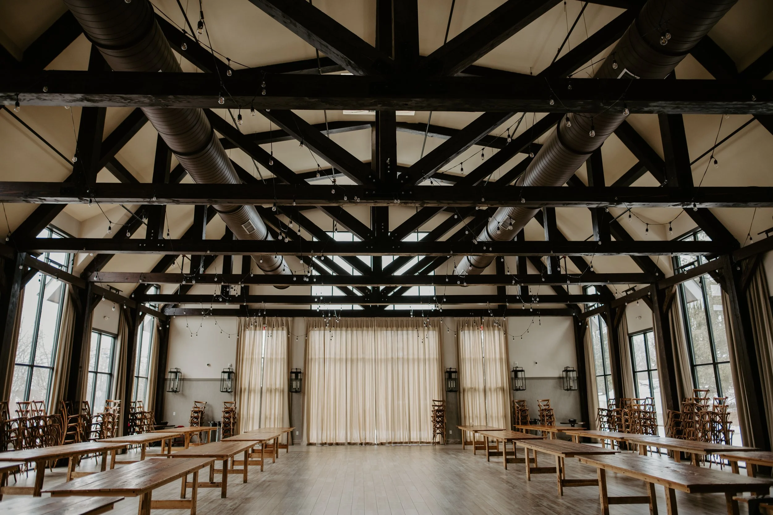 How to Choose the Right Wedding Venue: Rustic Charm Meets Refined Style at The Barn