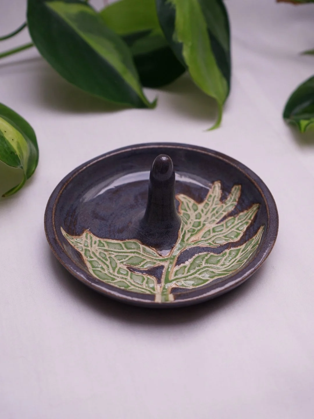 PRE-ORDER Willow Leaf Ring Holder