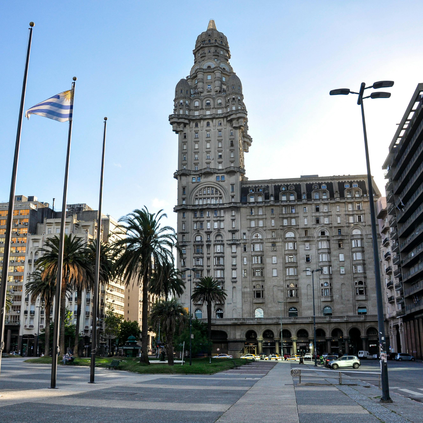 Picture of Uruguay city, with blue skies and an iconic building in frame