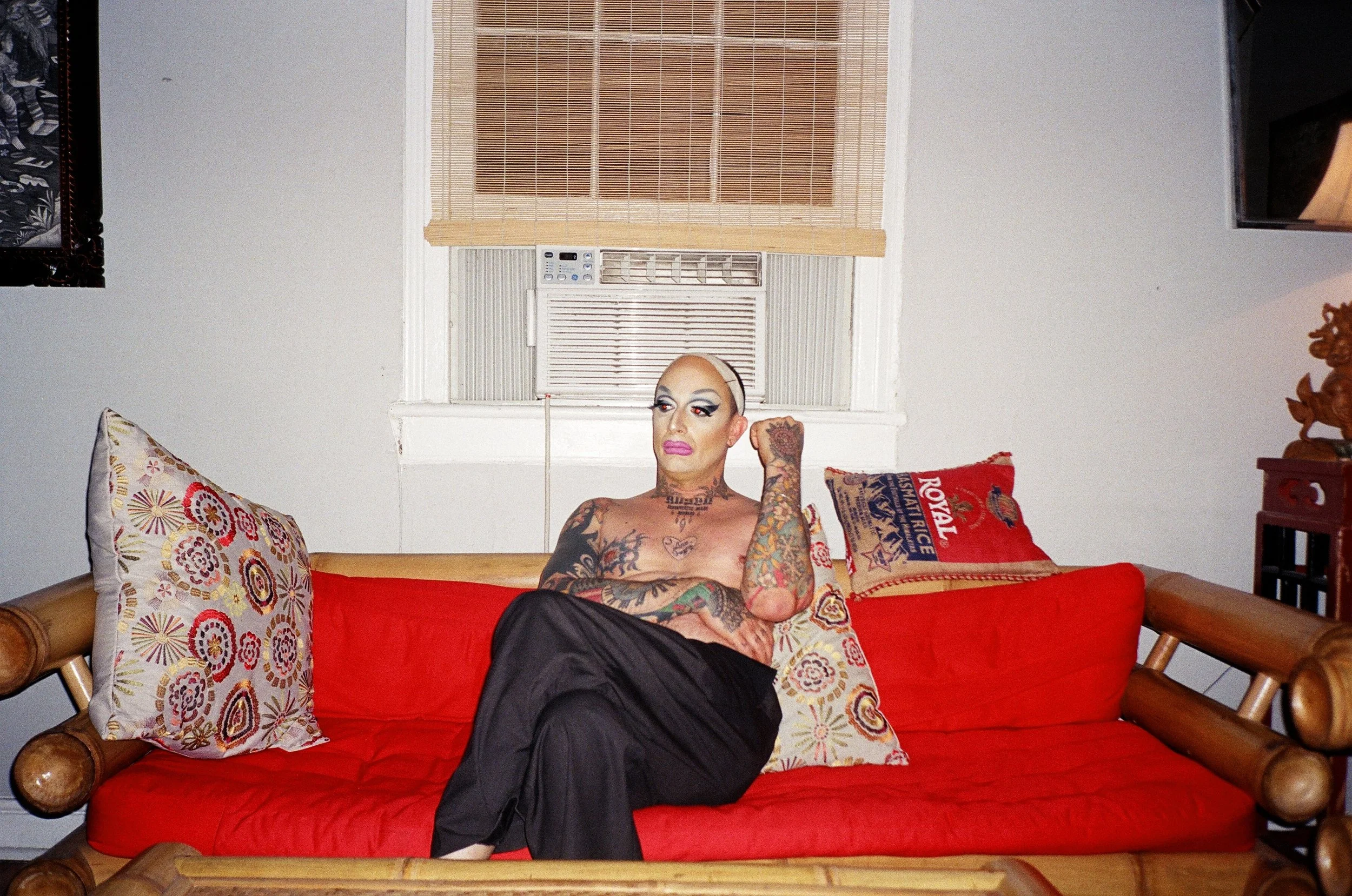  Vinsantos Untucked , 2014
Inkjet print
20 x 30 in | 51 x 76 cm