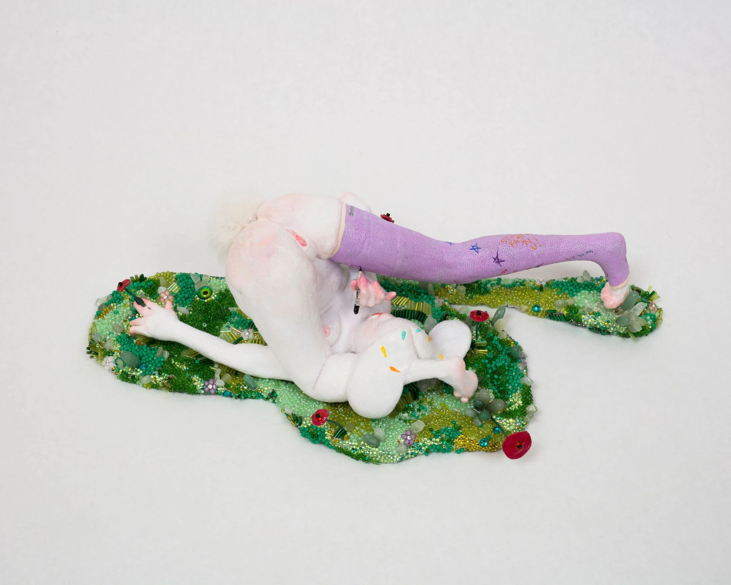  Something/Anything? (Disc 2 Track 9) , 2021
Clay, acrylic paint, flocking, upcycled fur, Swarovski crystals, aventurine, jade, acrylic eyes, assorted cabochons, and glass beads
15 x 35.5 x 13 cm | 6 x 14 x 5 in