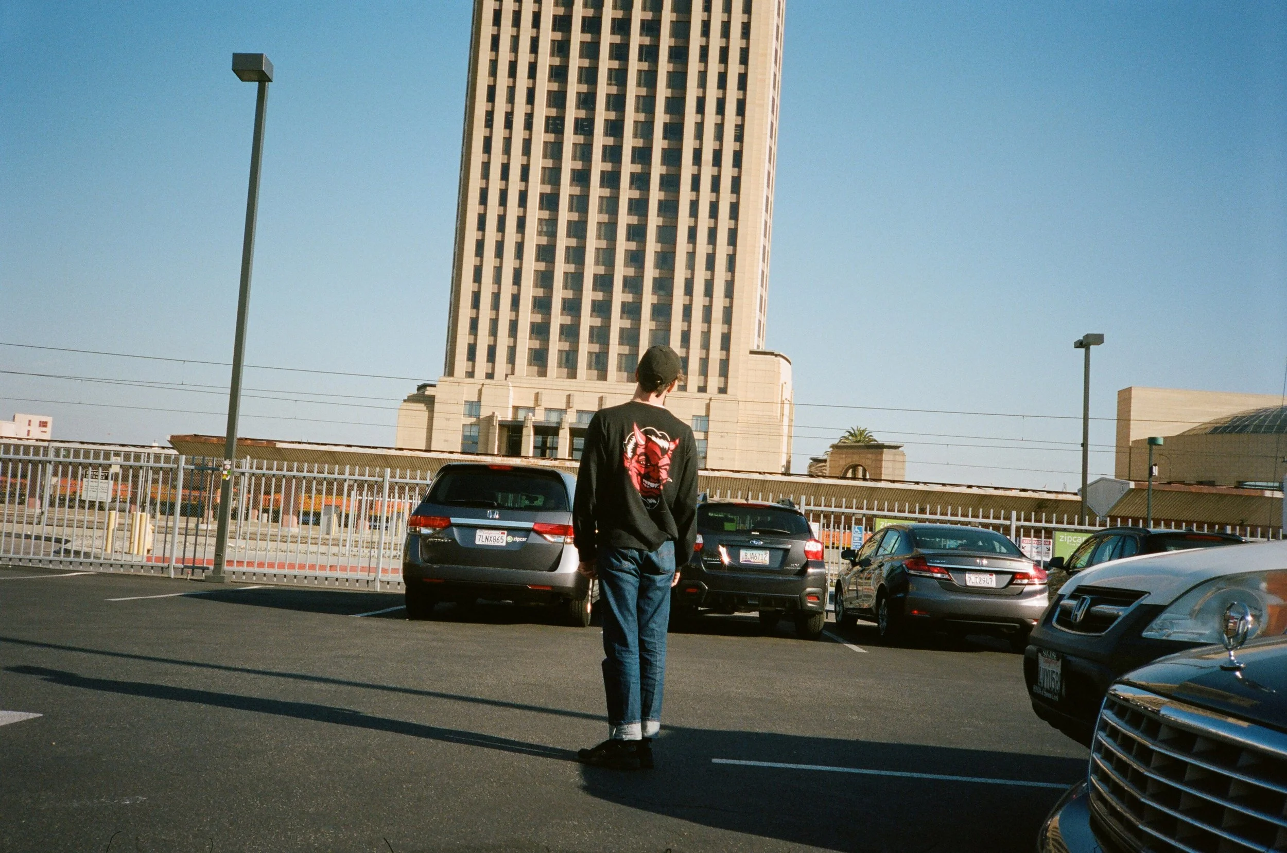  Untitled , 2016
Inkjet print
12 x 18 in | 30.5 x 45.5 cm