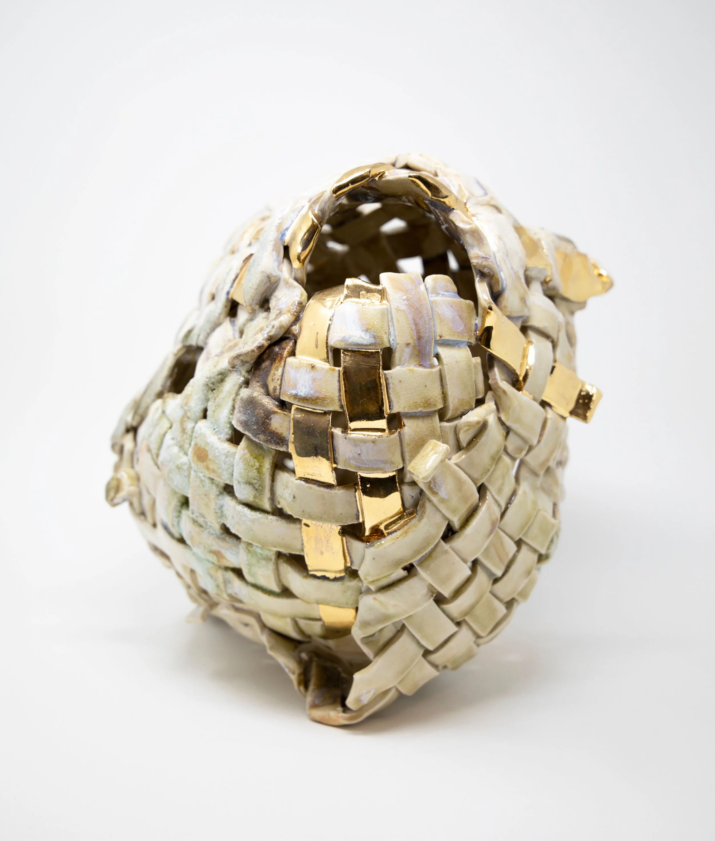  Cowrie , 2020
Glazed stoneware, gold luster and sand
30.5 x 30.5 x 30.5 cm | 12 x 12 x 12 in