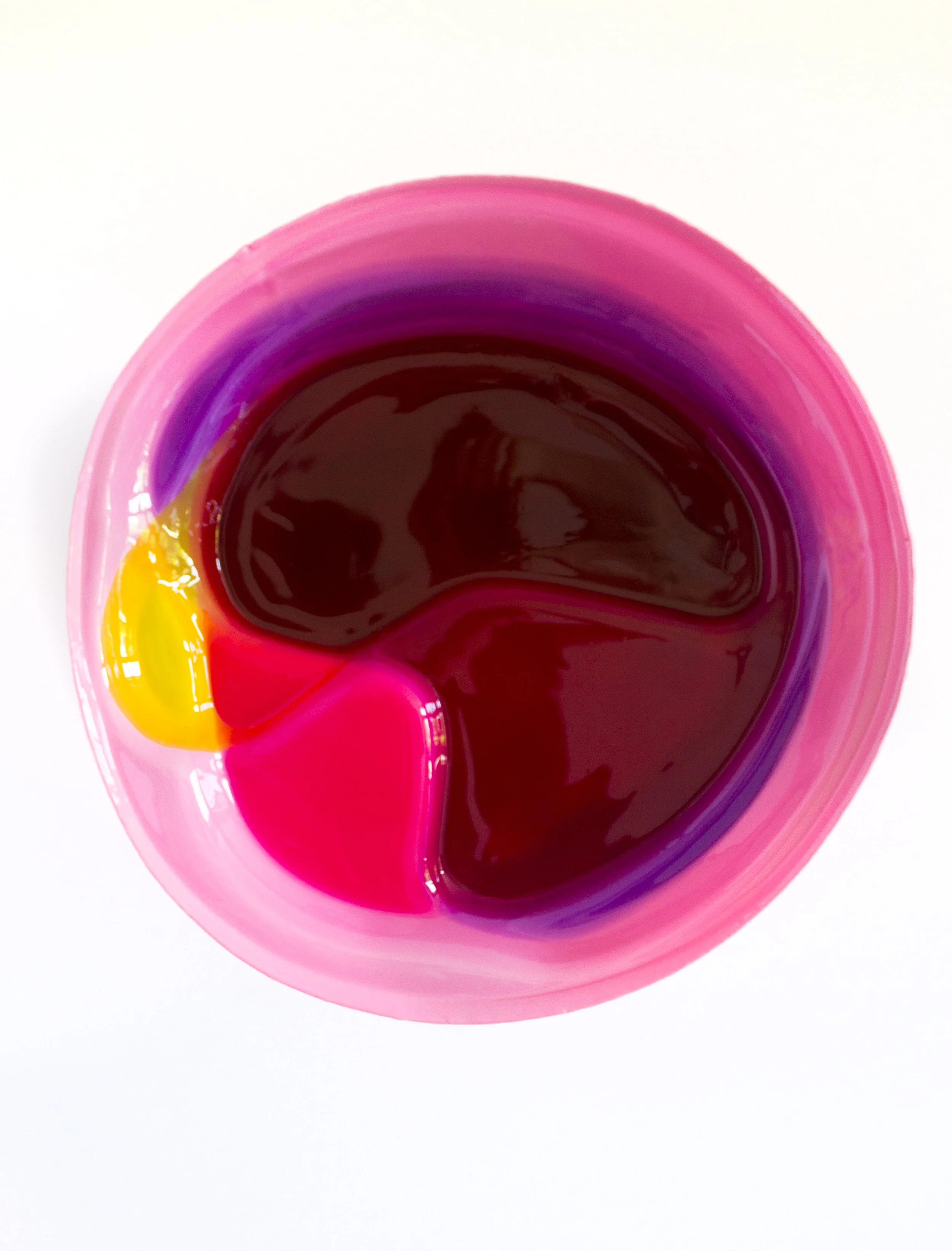  parabowl series (whisper) , 2017
Epoxy on PETG
20 1/16 x 20 1/16 x 3 1/8 in | 51 x 51 x 8 cm