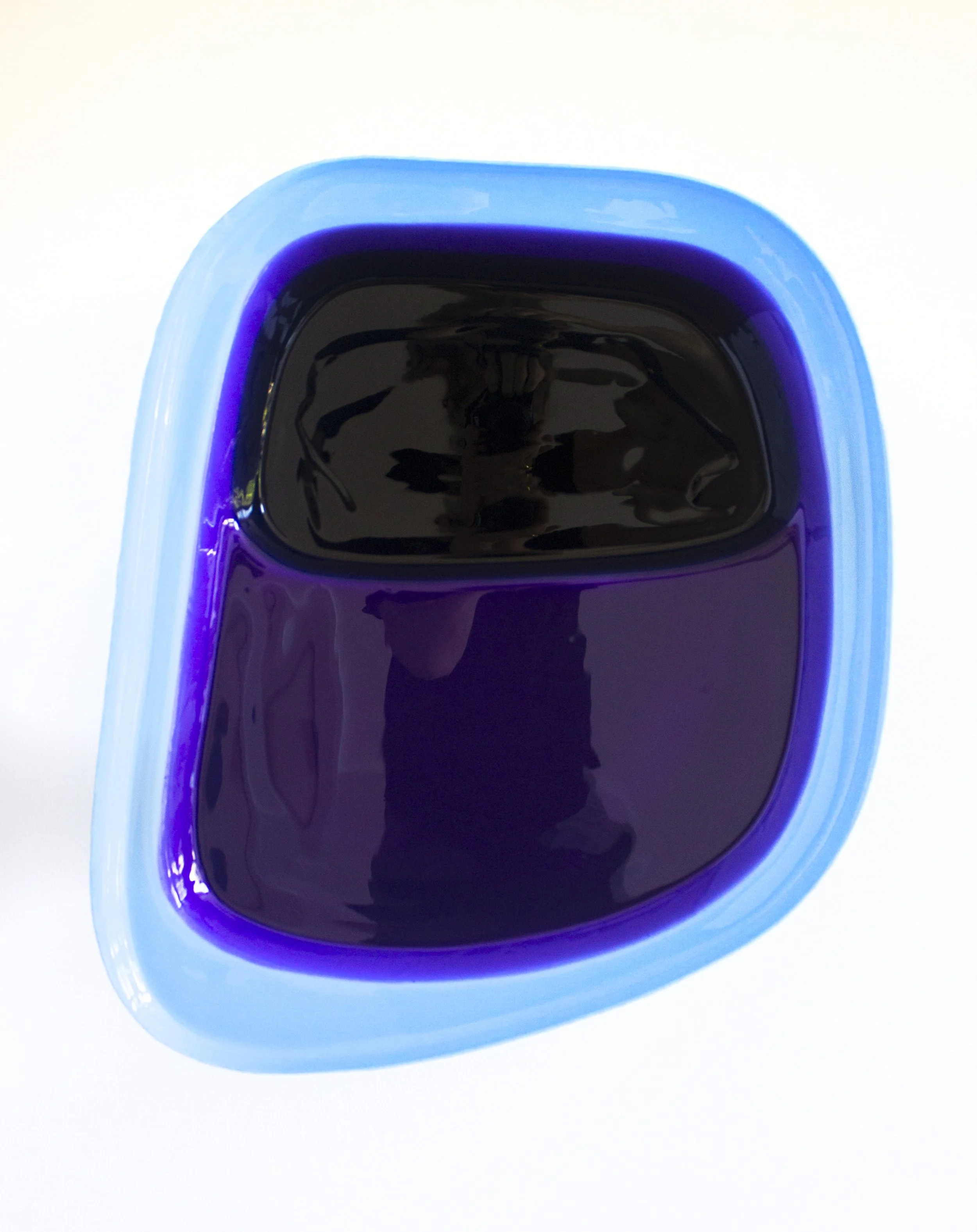  parabowl series (bin) , 2017
Epoxy on PETG
23 1/4 x 18 7/8 x 3 5/8 in | 59 x 48 x 9 cm