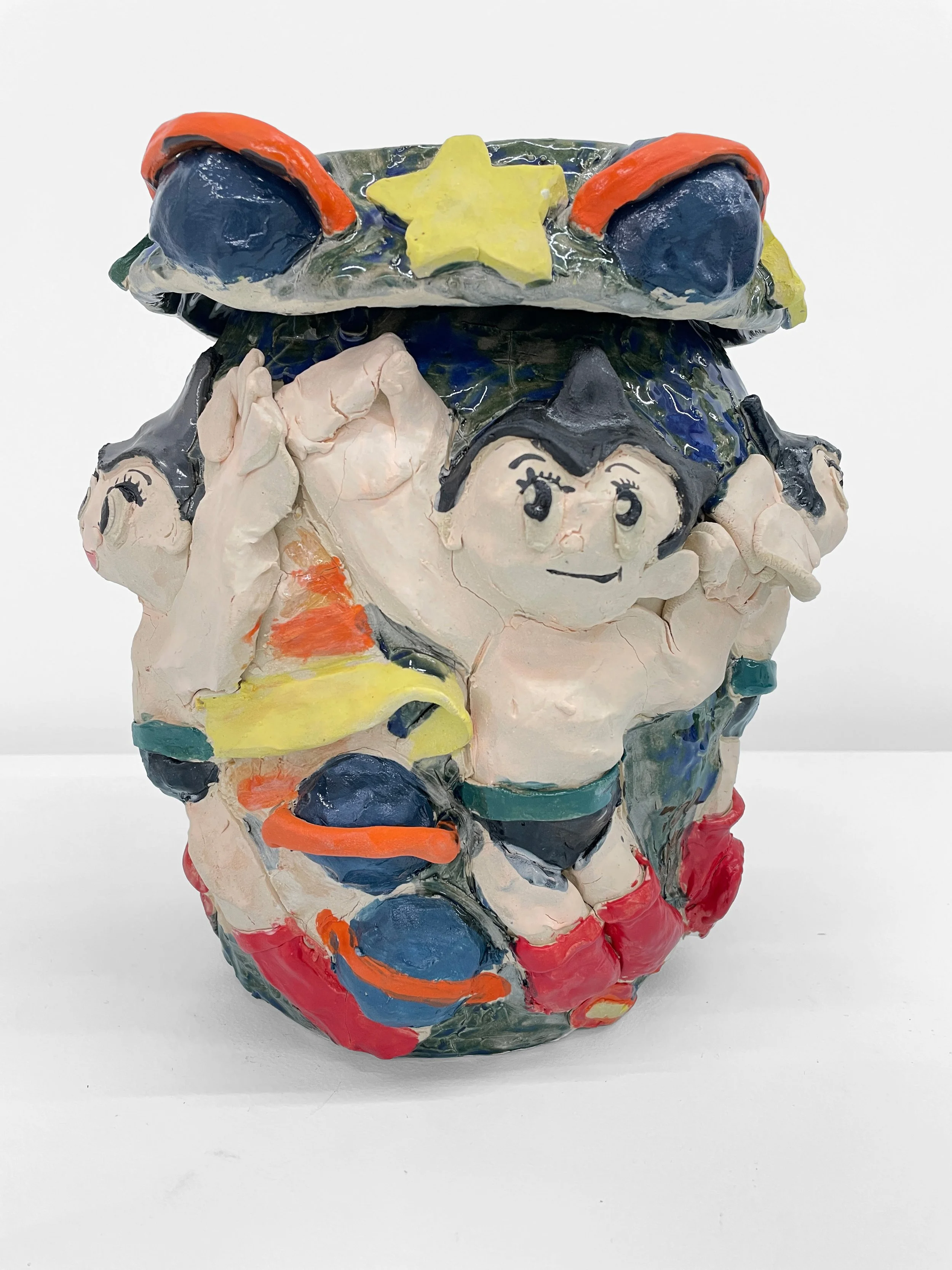  Astro Boy Onggi , 2023
Stoneware, glaze, and underglaze
28 x 25.5 x 23 cm | 11 x 10 x 9 in