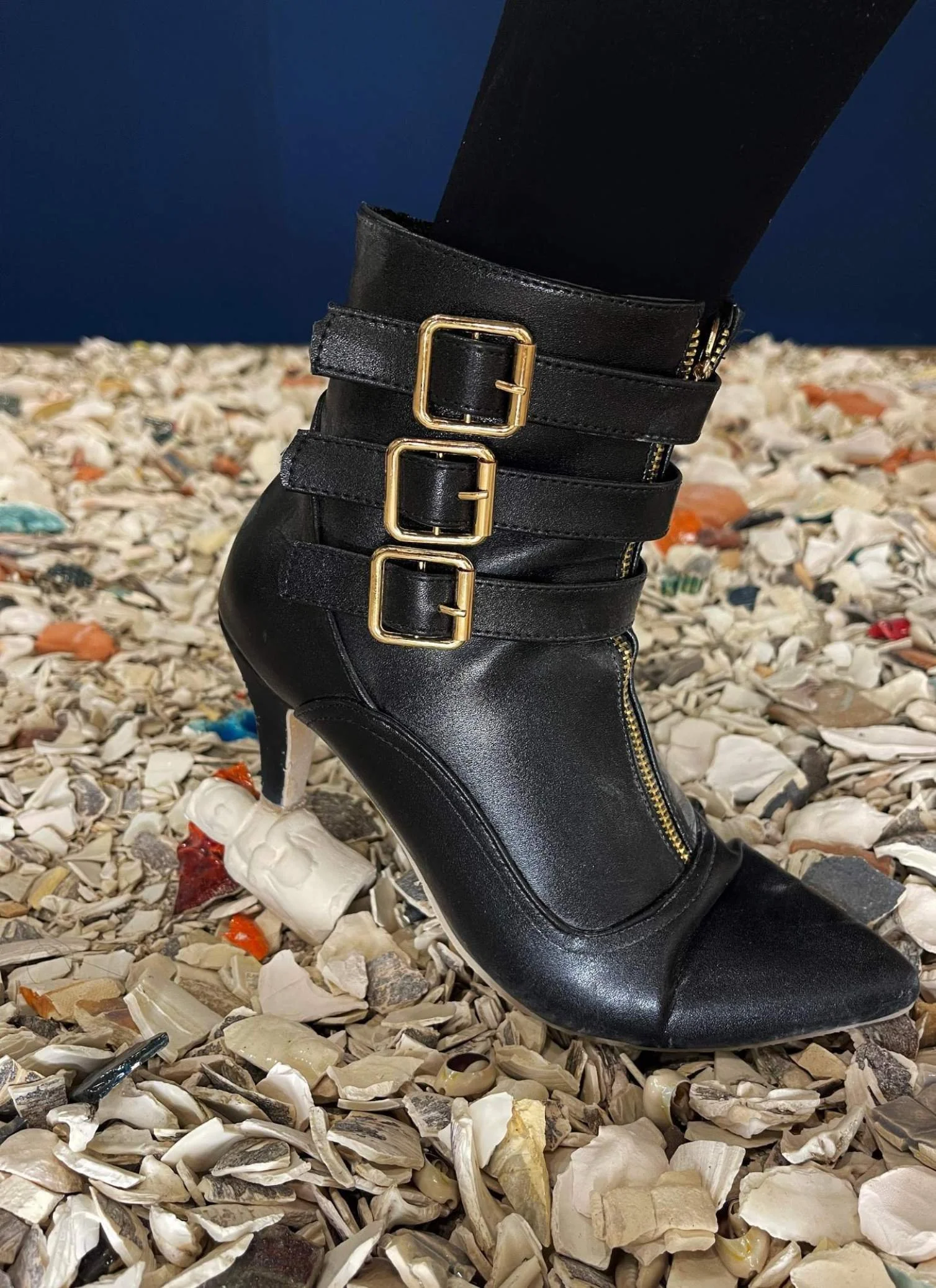 Anina Major
 These Boots Were Made For Walking , 2024
Video-sound projection accompanied by shards and crushed shells