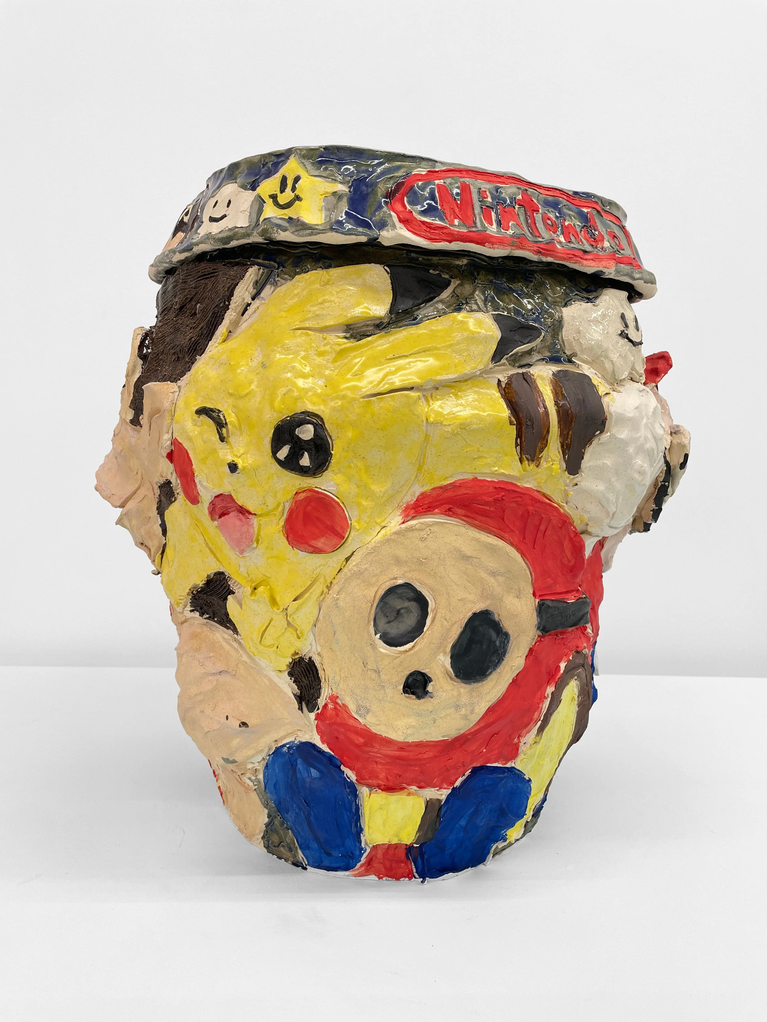  Nintendo Power Onggi , 2023
Stoneware, glaze, and underglaze
40.5 x 38 x 38 cm | 16 x 15 x 15 in