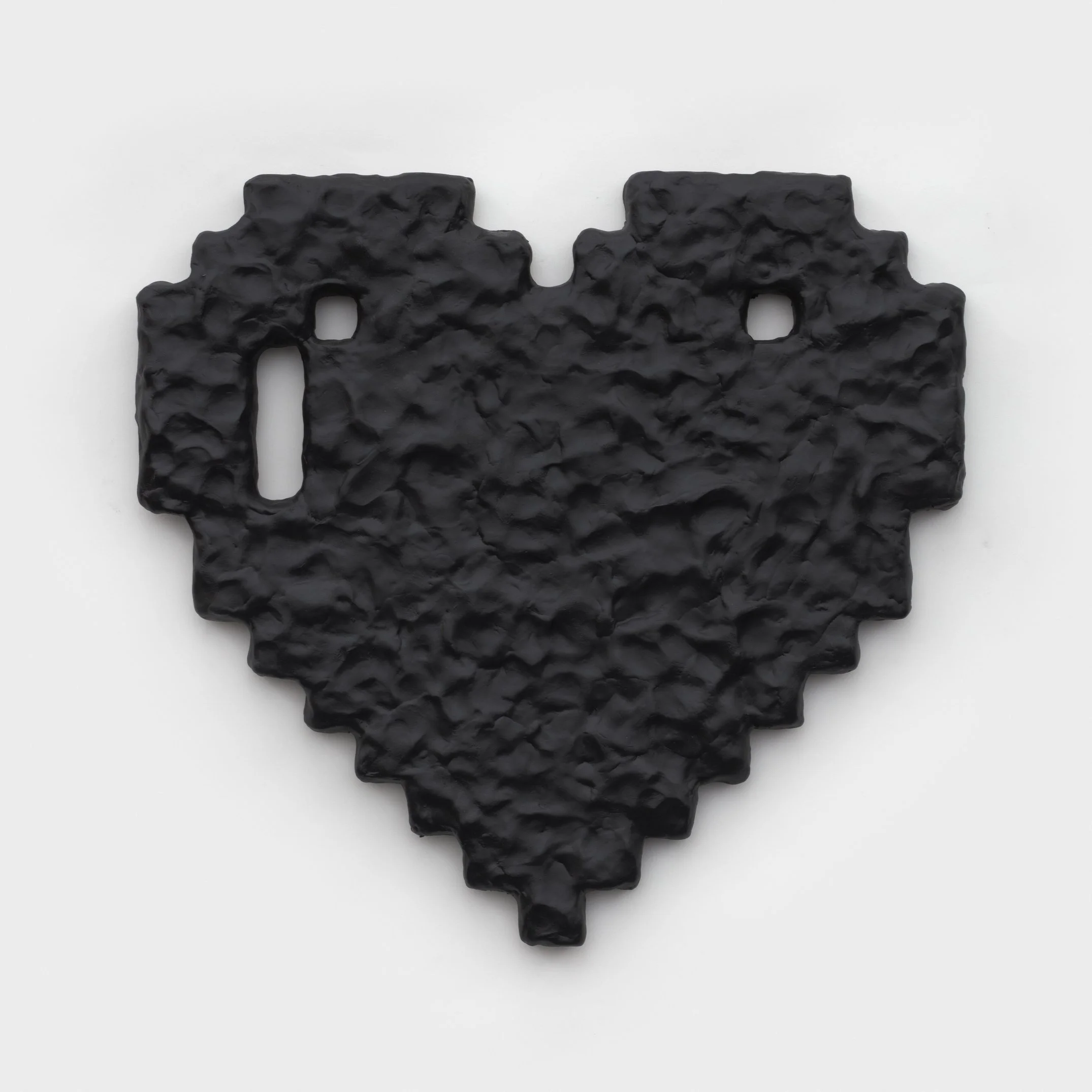  Pixel Heart (Rough) , 2022
Epoxy resin, PVC
38 x 41 x 2.5 cm | 17 x 14 x 1 in