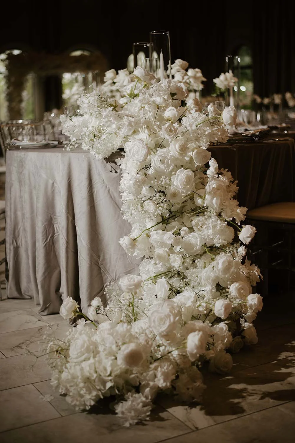 White floral sculptural table runner with white roses