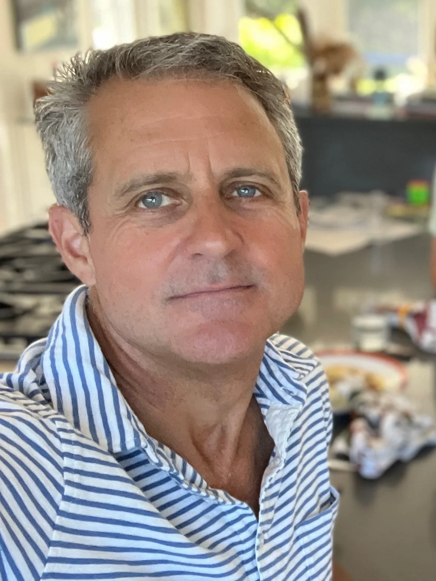 Meet ✨JONATHAN SHOEMAKER✨
Writer / Producer &ndash; This Land Is Your Land
Director &ndash; Bake Sale
Jonathan is a recovering film &amp; tv producer, Springs dad and founder of Accabonac Theater Project. He is profoundly grateful to all his collabor