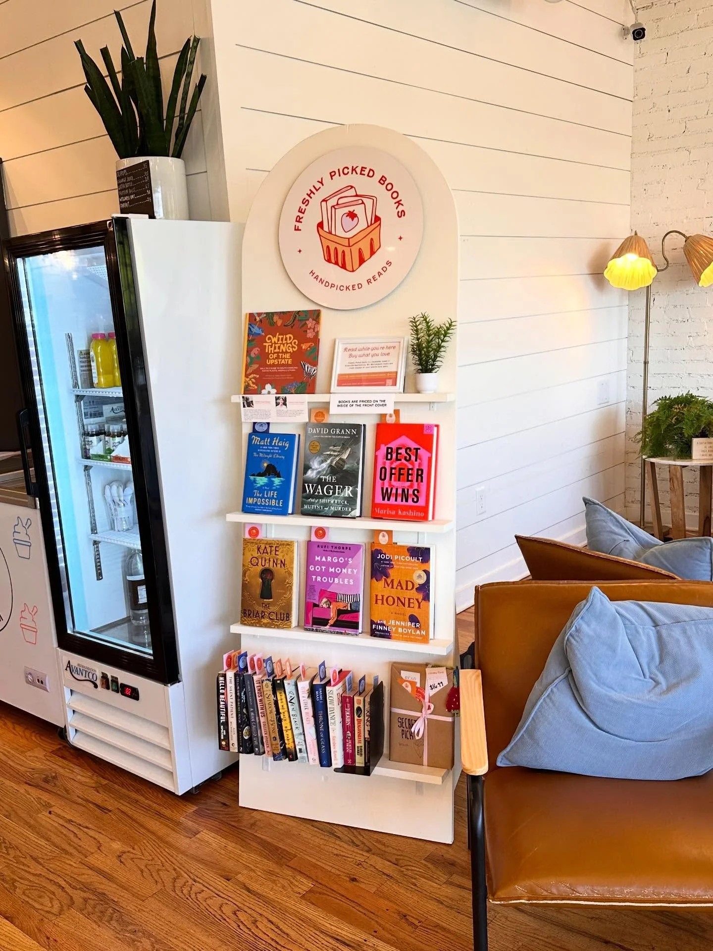 LOOK AT ALL THOSE SHELVES ❤️👀

Here&rsquo;s our an updated list of where to find us across Greenville! We now have 8 book shelf locations:

1. @chestnut_coffeehouse_market (DT Simpsonville)
2. @chestnut_coffeehouse_market (Hartness)
3. @bridgecityco