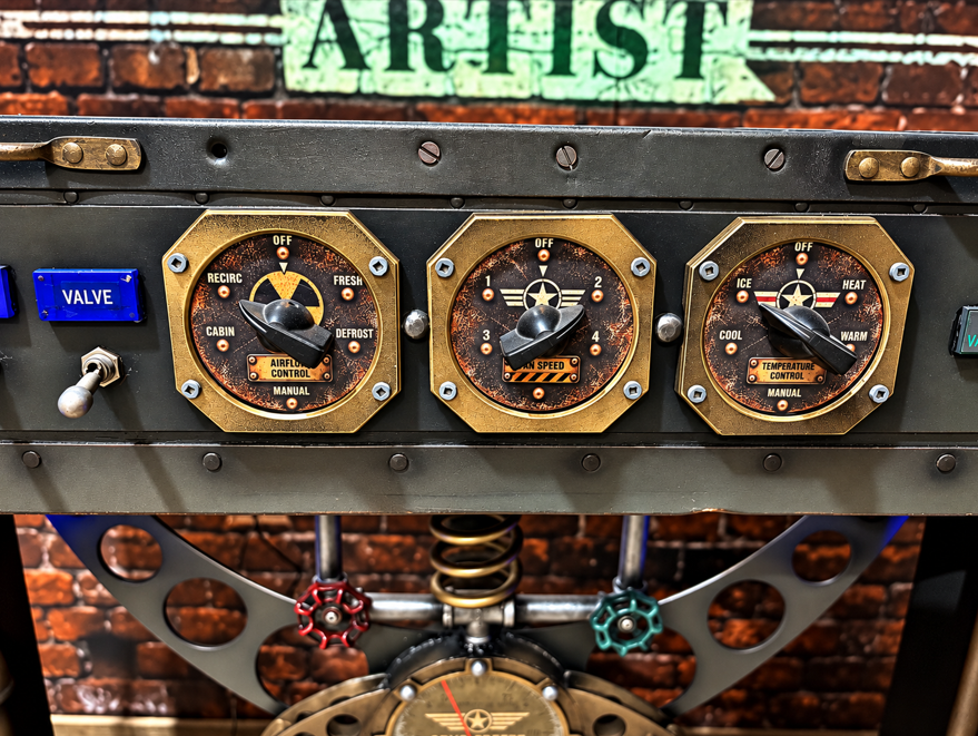 Area 51 Steampunk Industrial Console 10.png