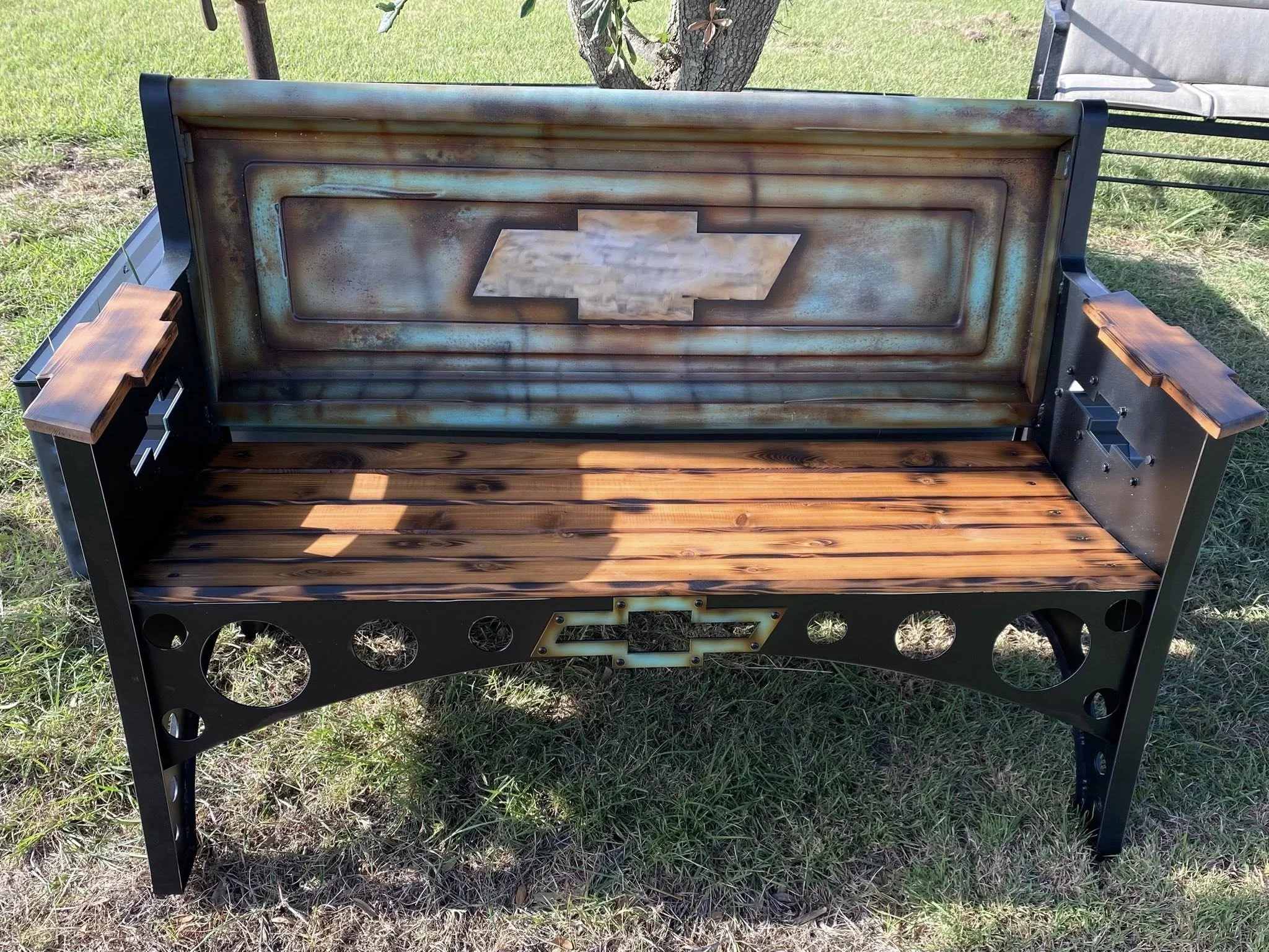 1954-chevy-tailgate-bench-front