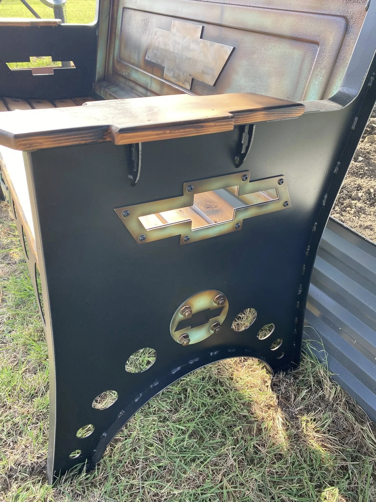 1954-chevy-tailgate-bench-angle