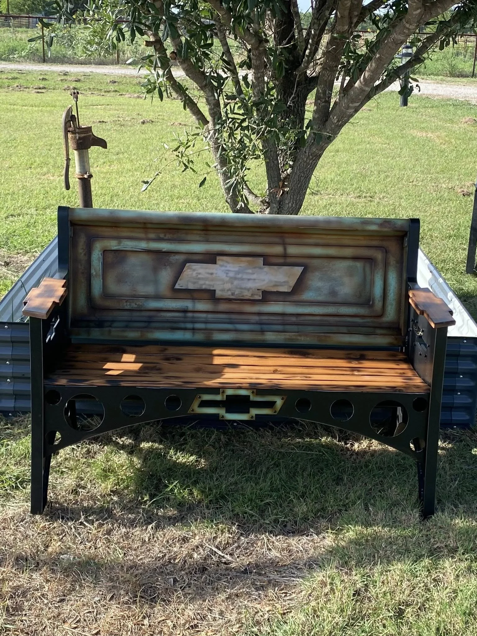 1954-chevy-tailgate-bench-front