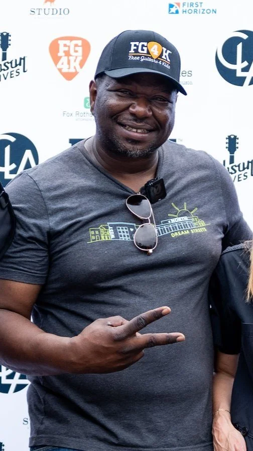 Thomas Rose Free Guitars 4 Kids