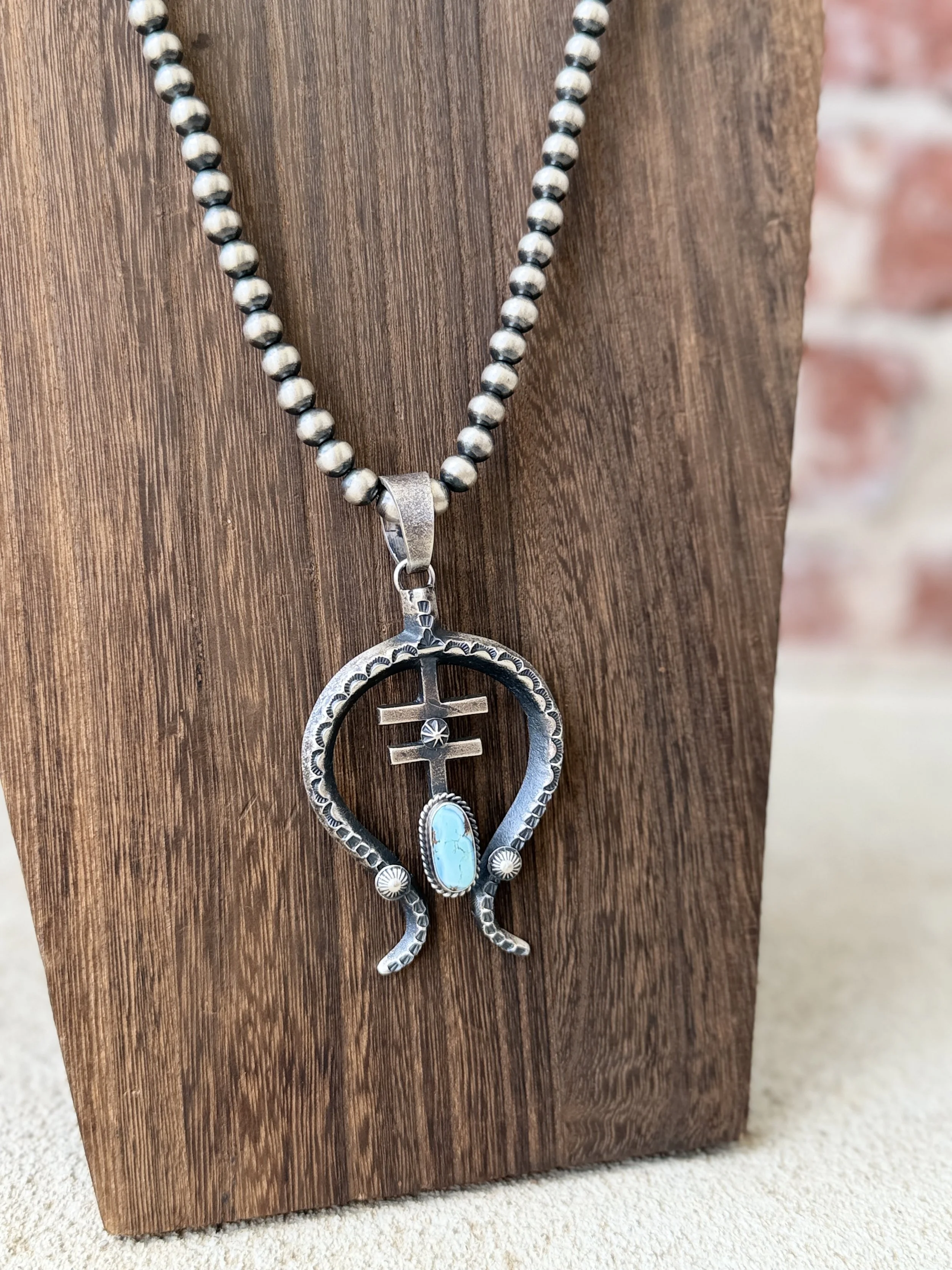 Golden Hills Naja Pendant