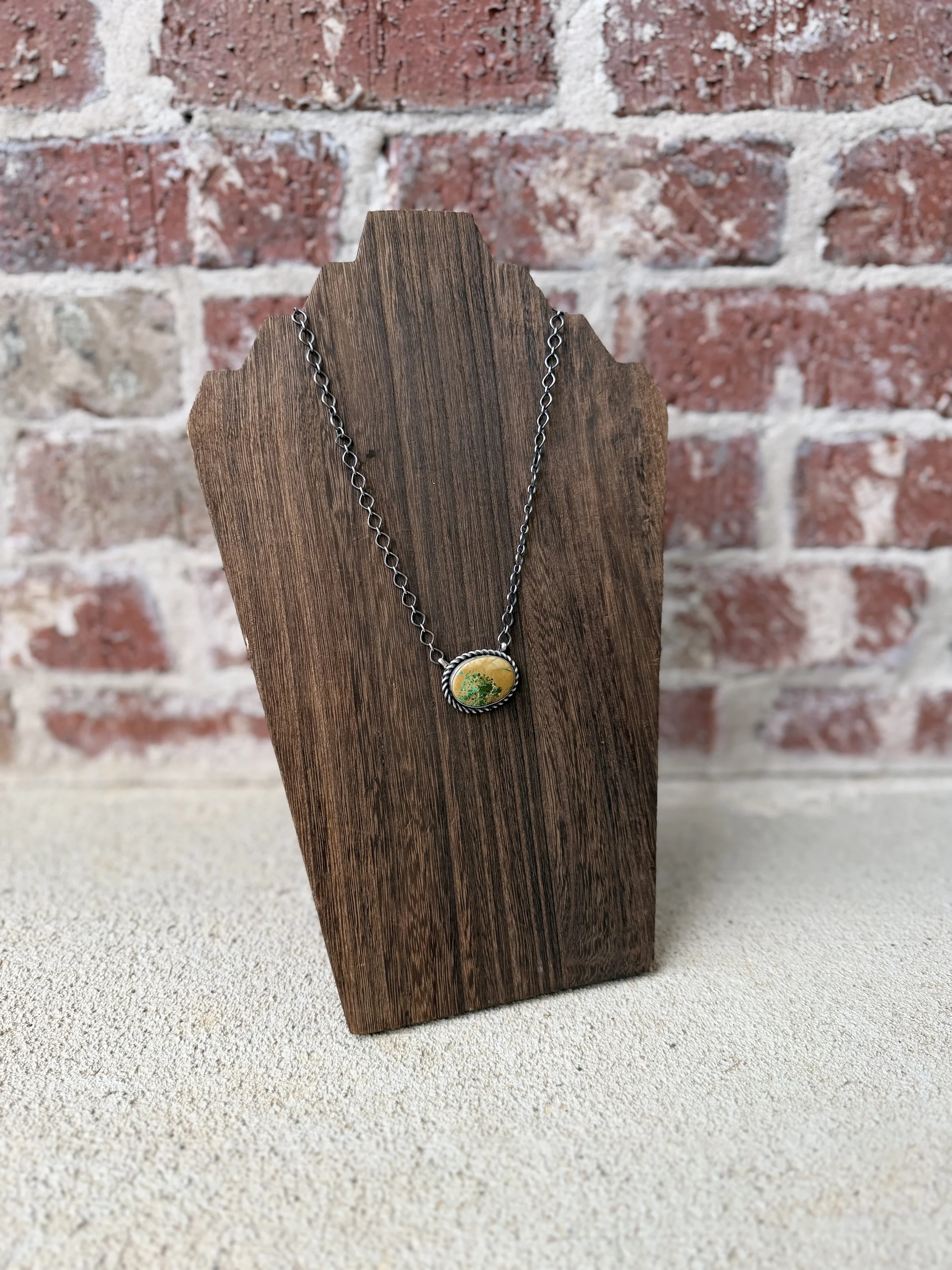 18" Boulder Bar Necklace