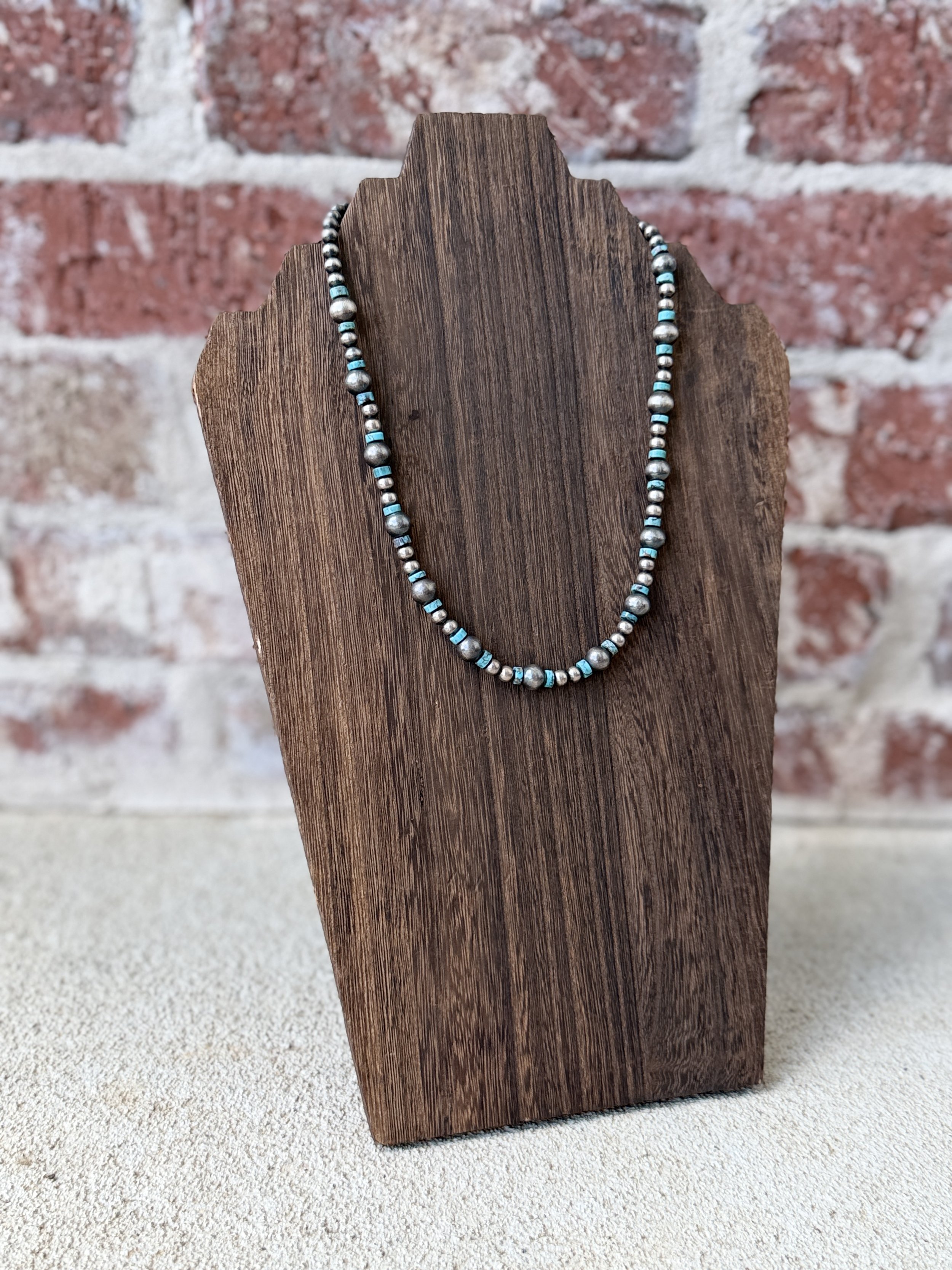 18" Prince Turquoise w/ 8,5mm Pearl Necklace