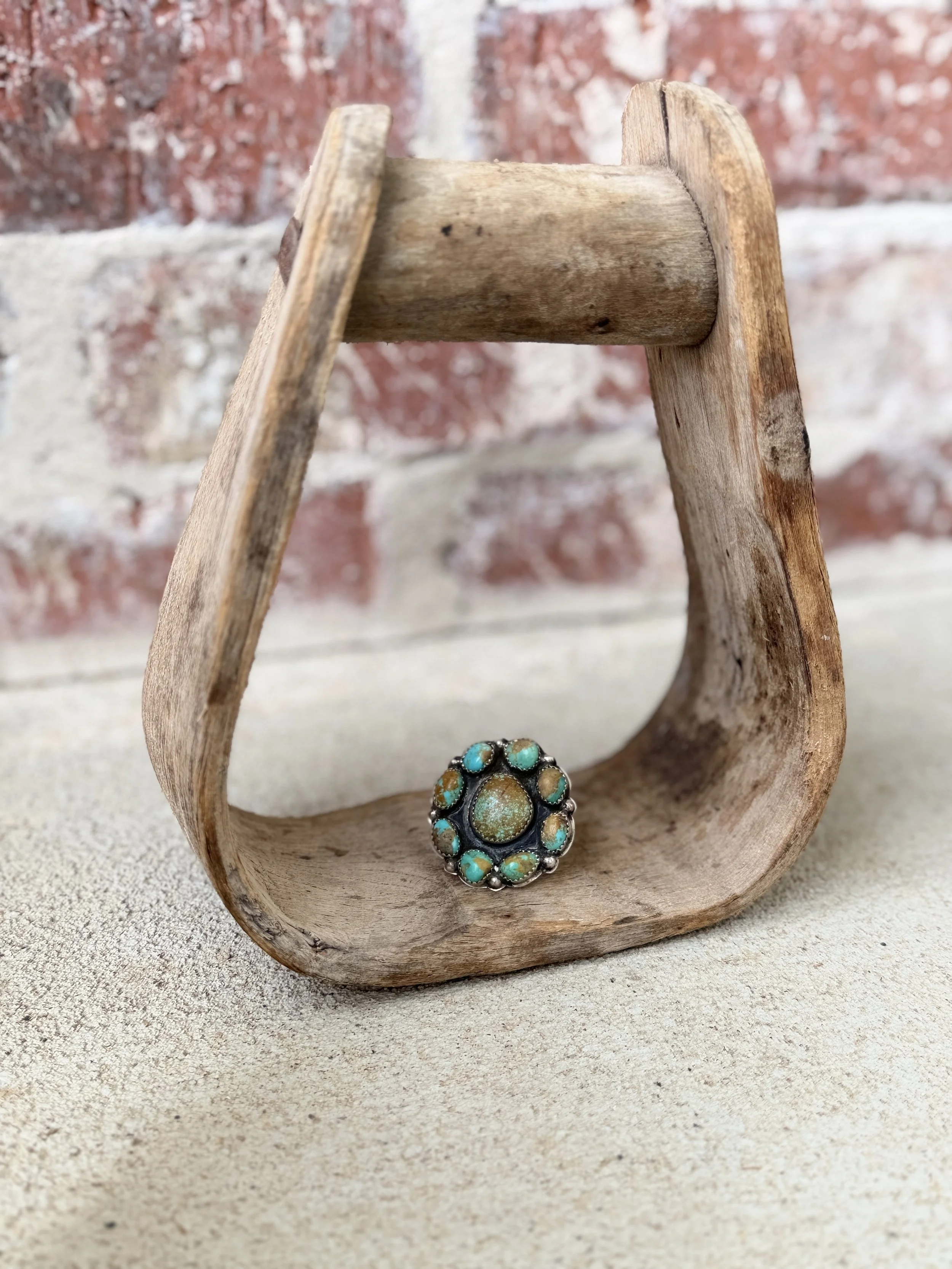Kingman Cluster Circle Ring Size 8
