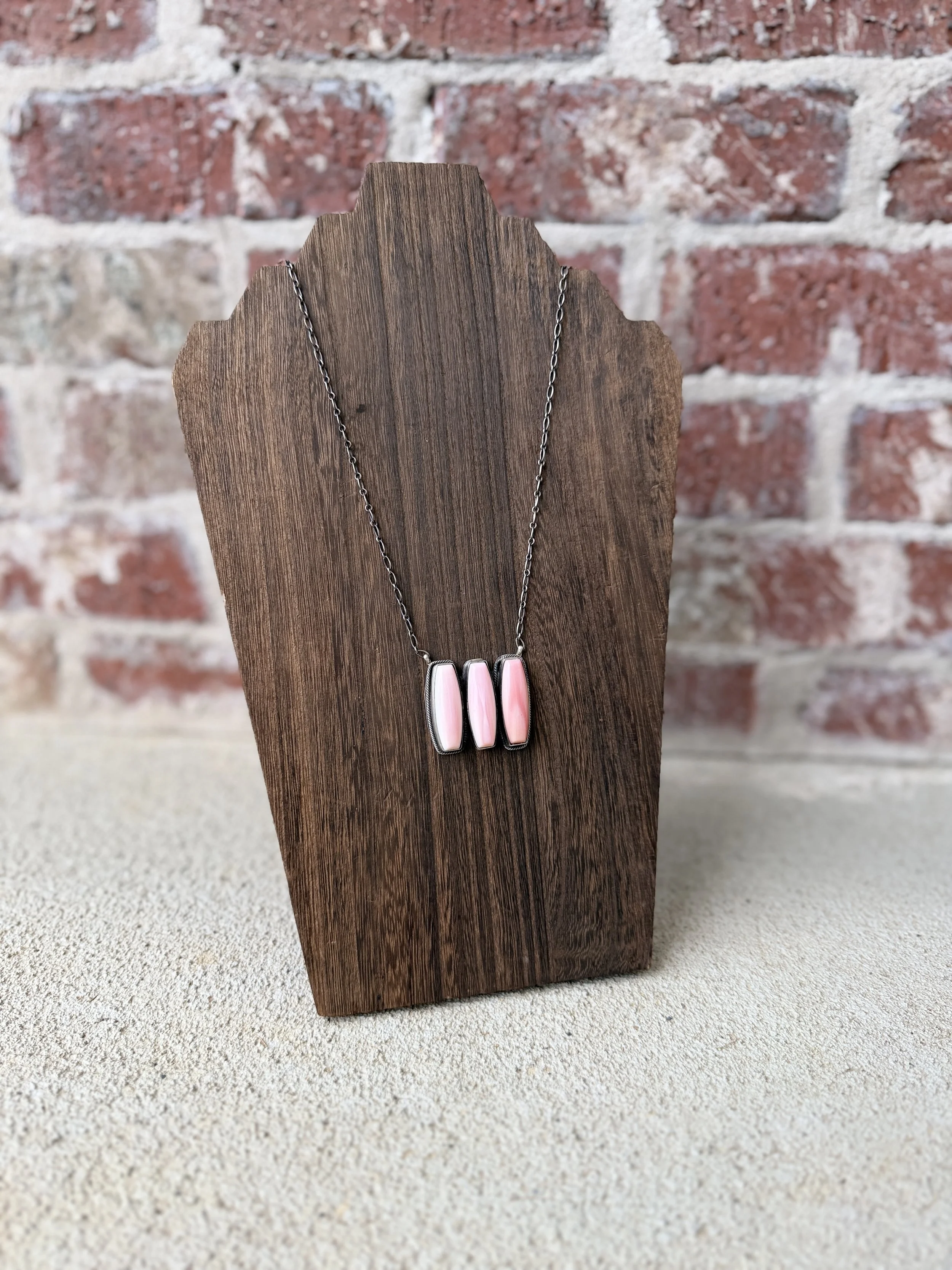 20" Pink Conch 3 Stone Necklace