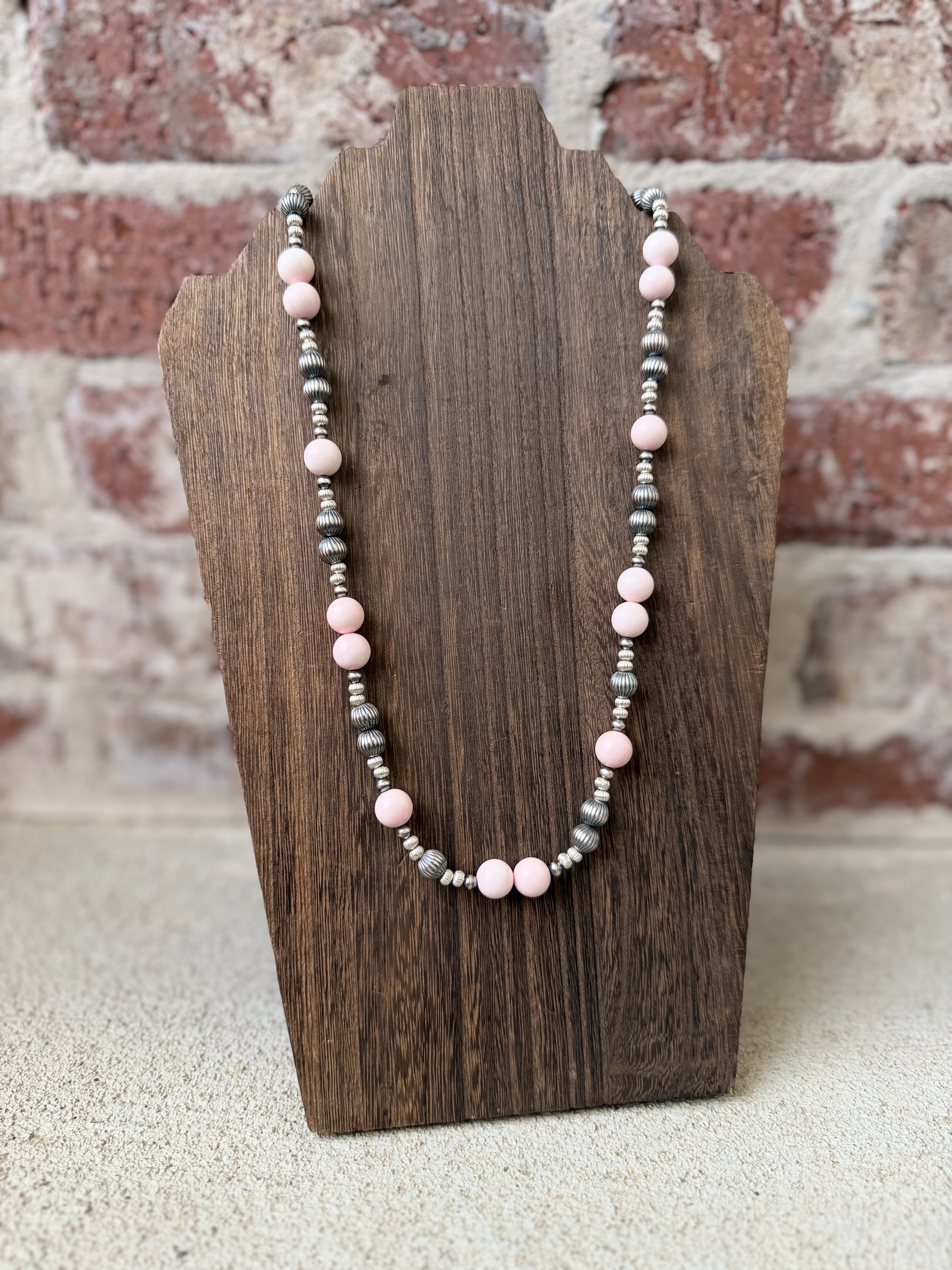 Pink Conch w/ Corrugated Pearl Necklace 22"