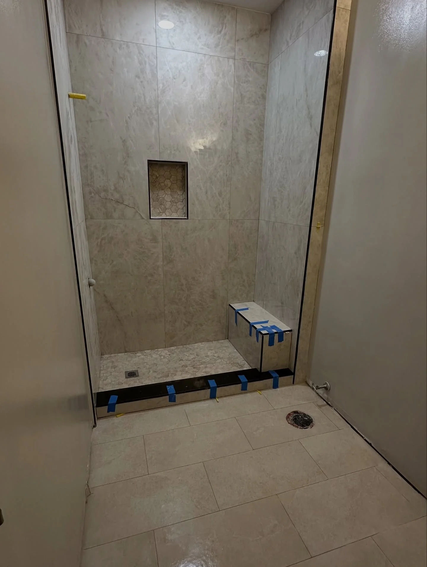 Highlighting the tile work done before the final touches 😍 

#HomeImprovements #HomeDecor #Home #Construction #HomeImprovement #HomeRenovation #Renovation #HenryDidIt #Commercial #Residential #Flooring #BathroomRenovation #KitchenRenovation #DeckRen