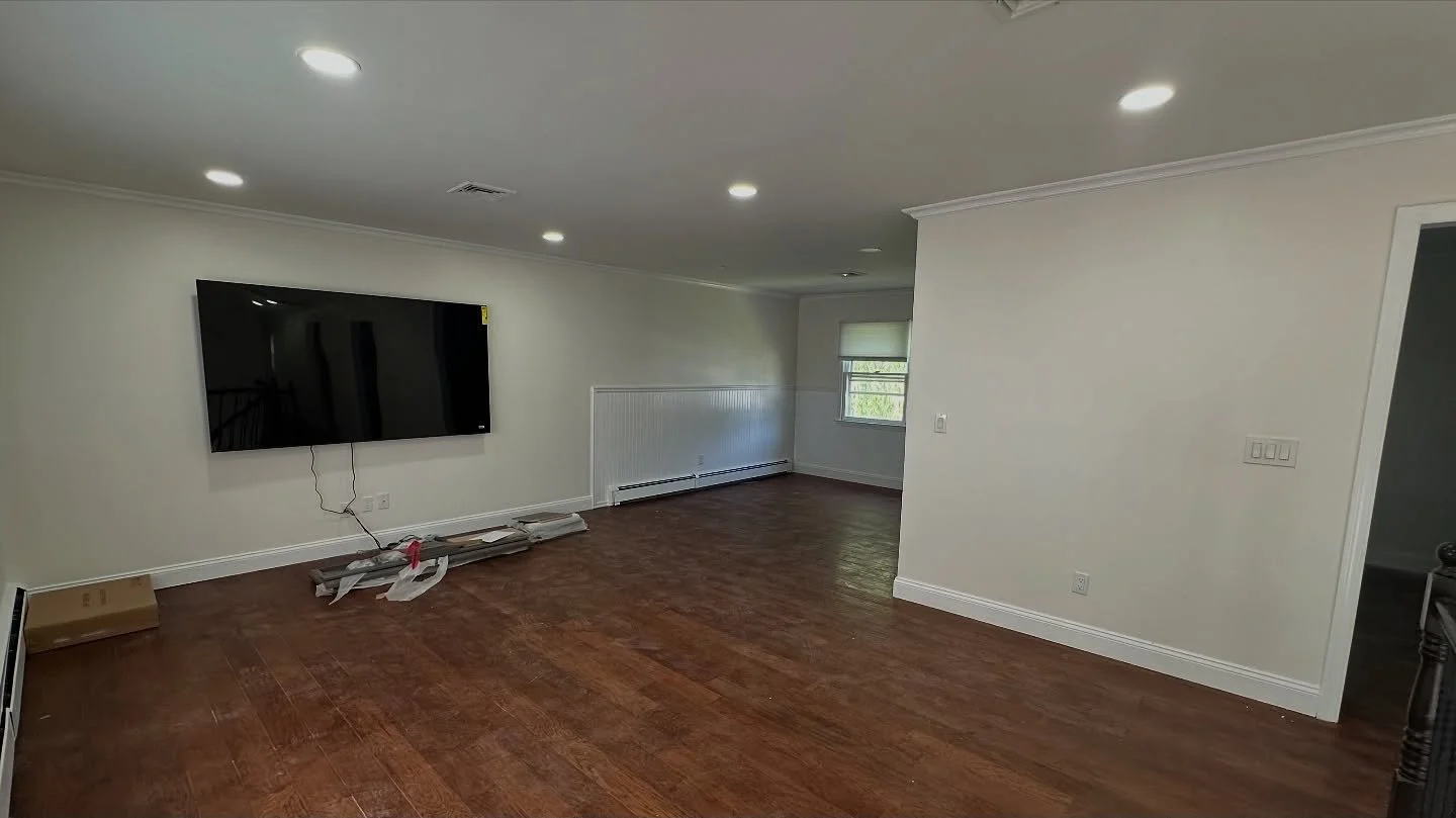 Keep your living room vivid ✨

#HomeImprovements #HenryDidIt #HomeRenovation #Construction #homeimprovement