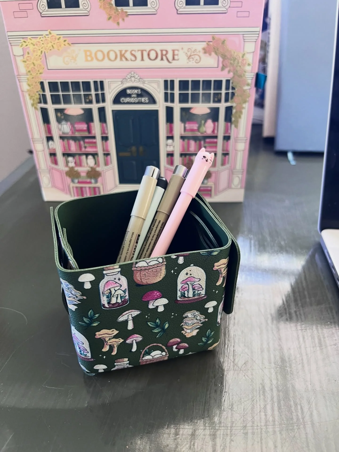 Took me a minute to figure out what was in the Kinda Kawaii advent calendar today, but once I got it assembled&hellip; 😍