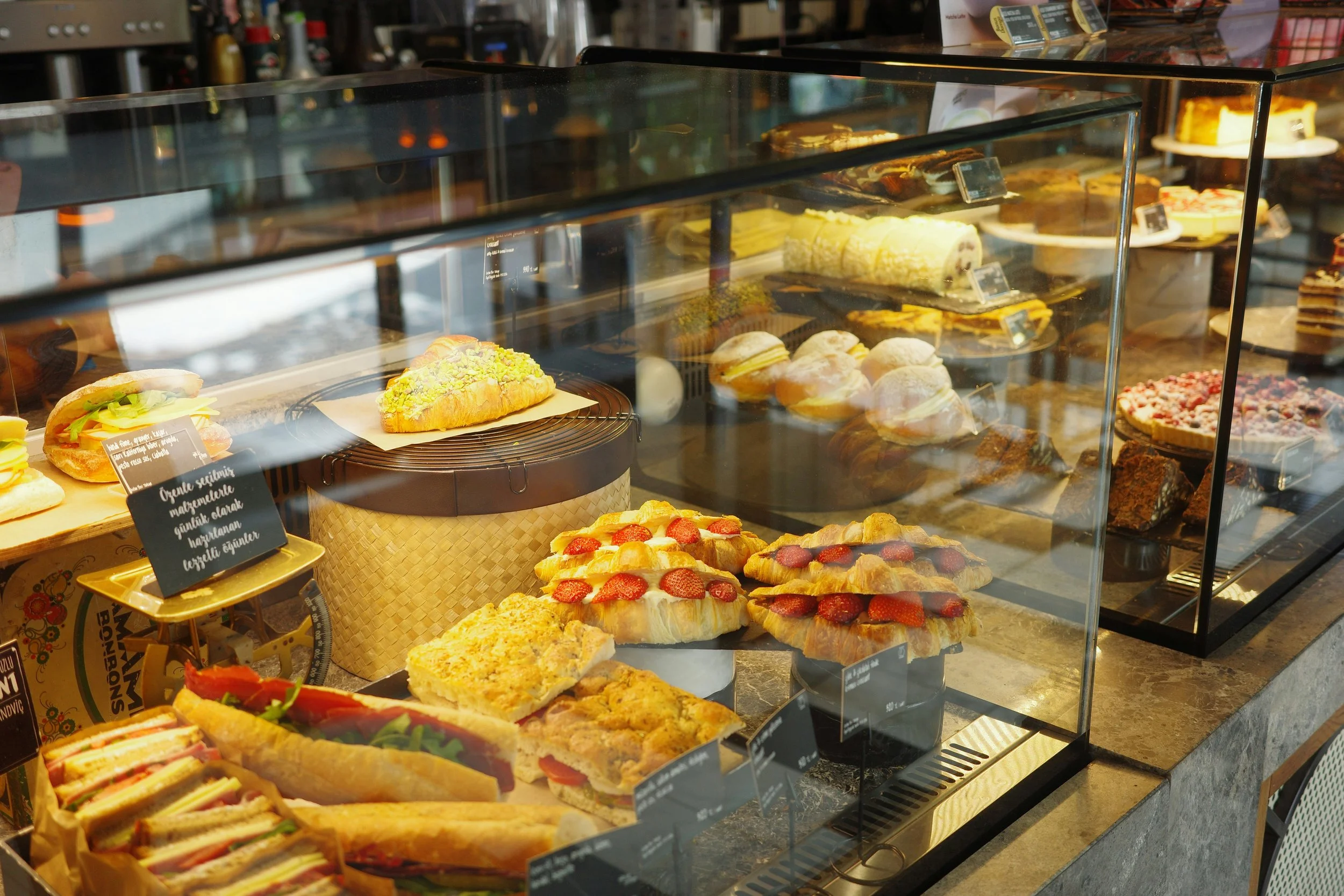 The Psychology of the Counter: How the Point of Sale Dictates Your Customer Experience