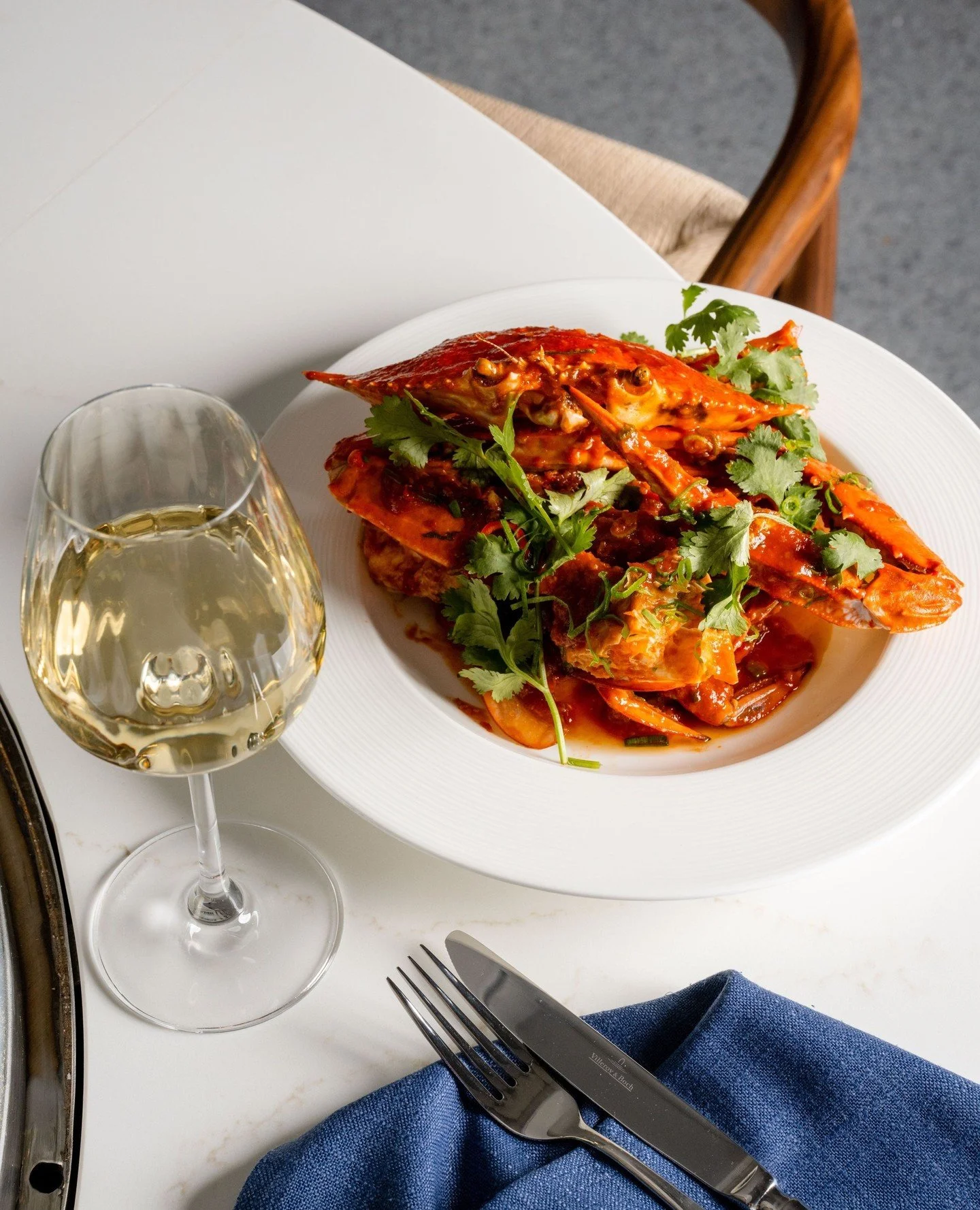 For those who don&rsquo;t mind getting their hands dirty. Our Singapore Blue Swimmer Crab is stir-fried with garlic, ginger, chilli and coriander - gloriously messy and full of flavour.⁠
⁠
#RickSteinatCoogeeBeach #BlueSwimmerCrab #CoastalCooking #Aus