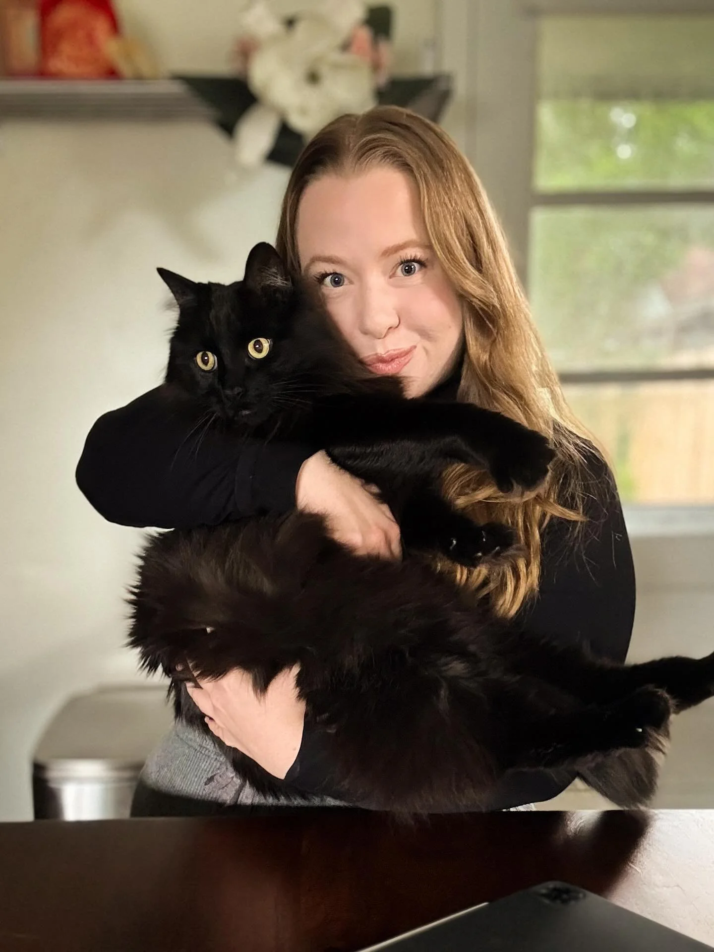 MEET THE TEAM 🐈&zwj;⬛🐈

Every entrepreneur knows that nothing great is accomplished alone. While I&rsquo;m working my assistant magic on your business, Winnie &amp; Ray are somewhere close by, making their famous biscuits, or surveying the sales fl