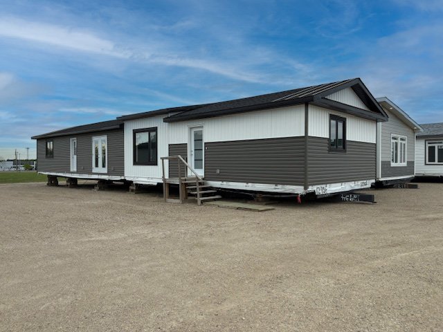 Ever wonder what makes a Monterey Estates North home so cozy? It all starts with our Rigid Wall System. Built in a state-of-the-art indoor facility by Triple M Housing, these homes are engineered to withstand the Manitoba elements with ease.