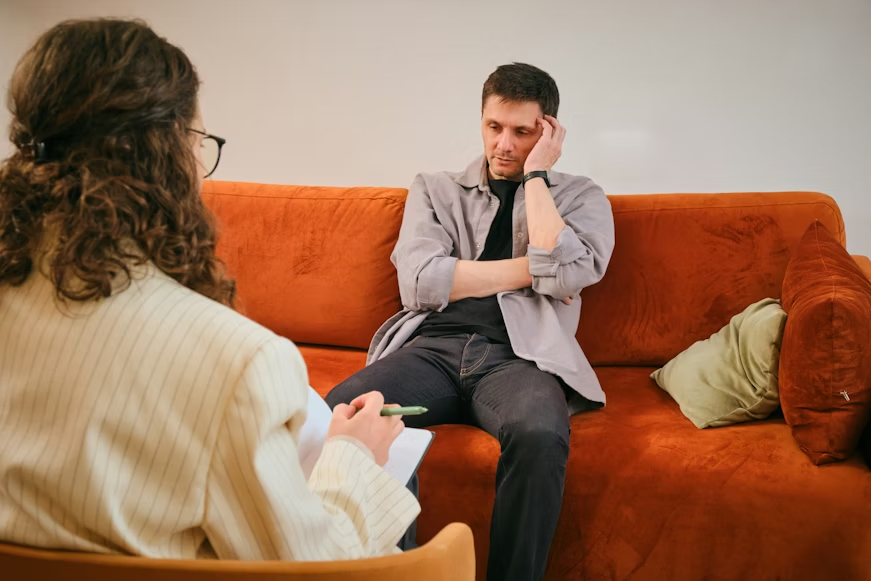 Differences Between a Life Coach and a Therapist