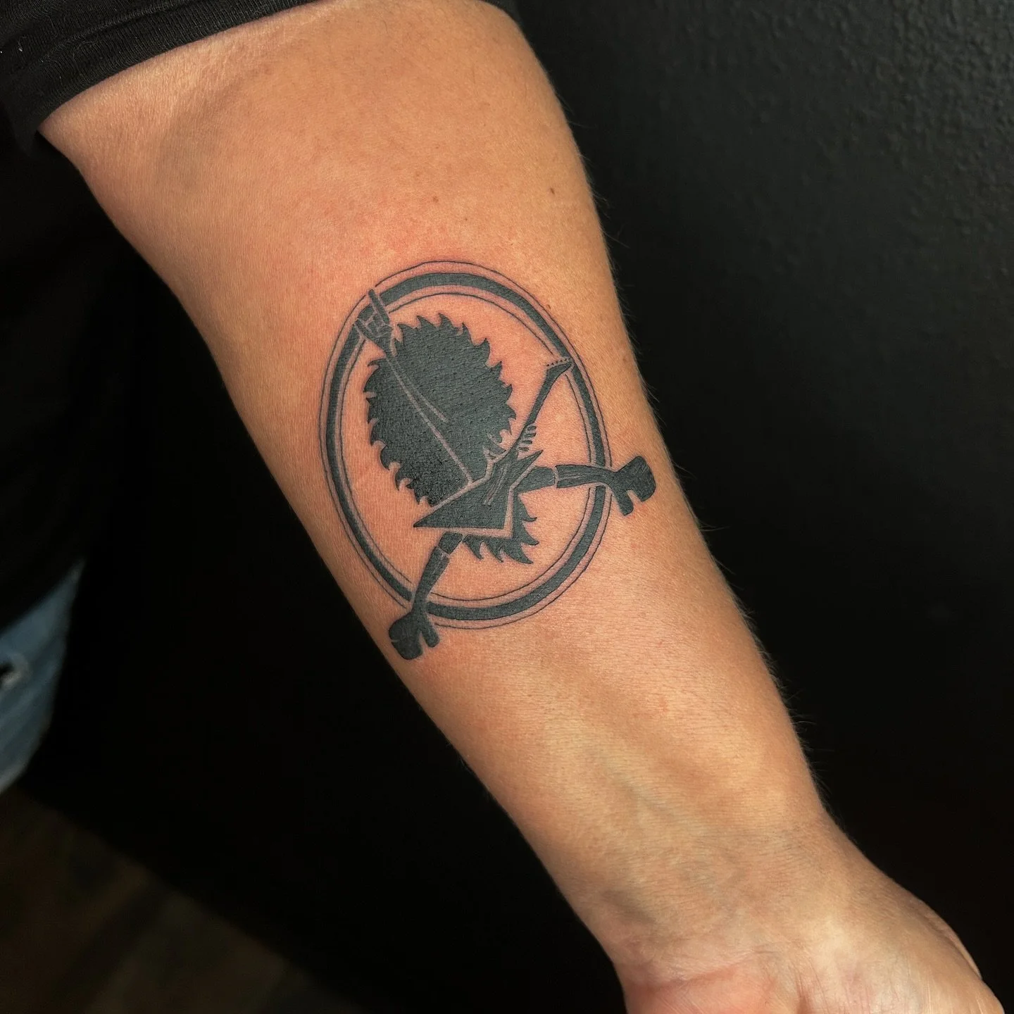 Lots of band logos lately 🎶🎸 books are open ✨

#Spokane #spokanewashington #spokanedoesntsuck #spokanetattoos #spokanetattoo #spokanewashington #washingontattoo #pnwtattoo #coeurdalene #coeurdalenetattoos #seattle #seattletattoo