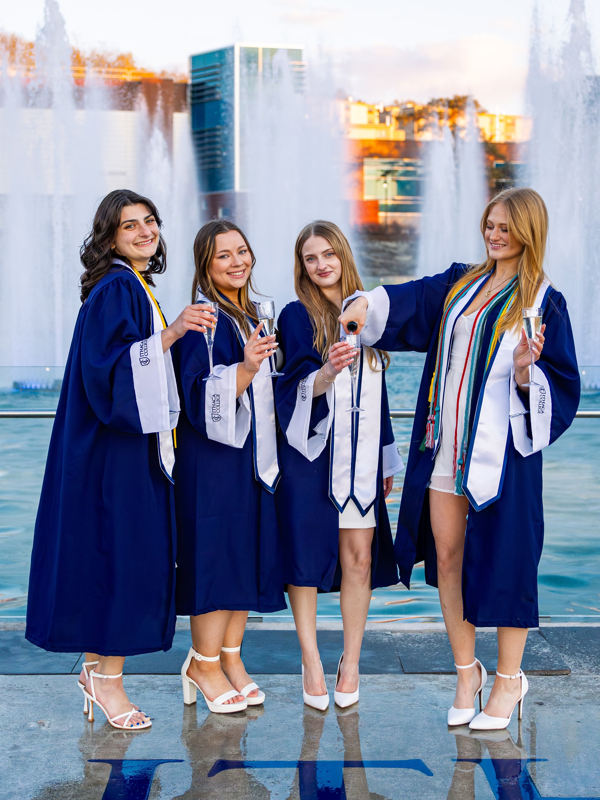 Pouring out the champagne!

Favorites from my grad shoot with Eleanor and her friends! Congrats to all of them on graduating!