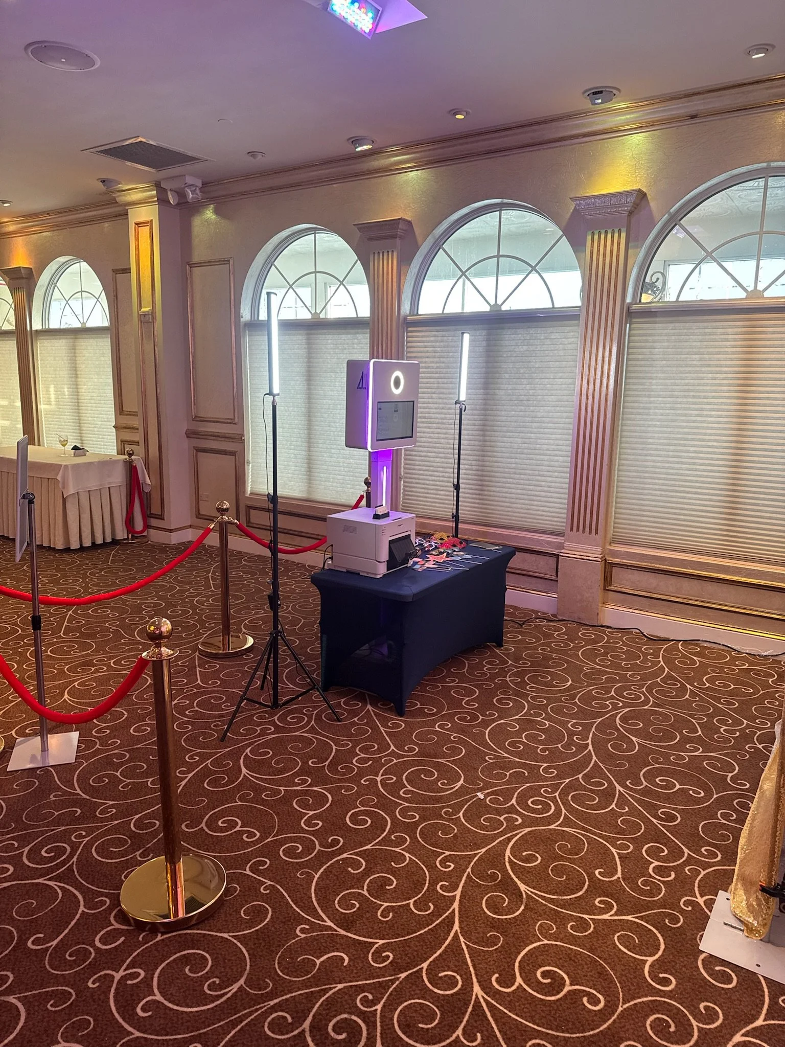 full-selfie-photobooth-setup