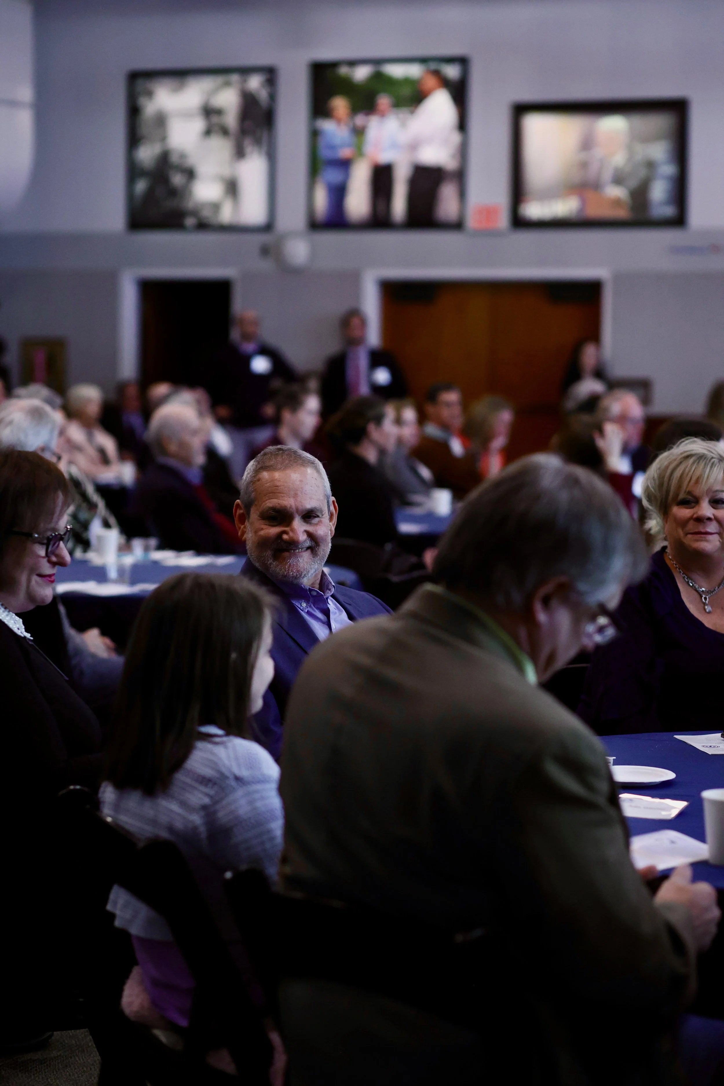 Jeff Feingold crowd 10-23-2025.jpeg